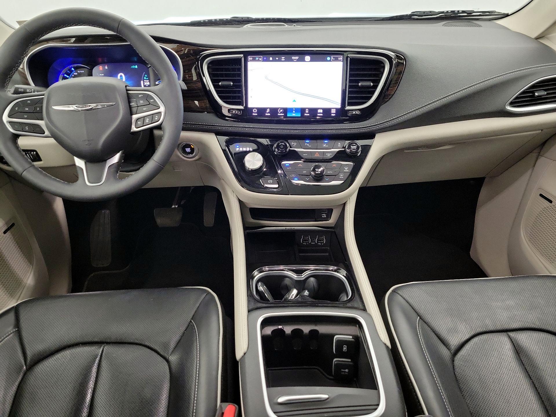 Thumbnail: 2023 Chrysler Pacifica - 9