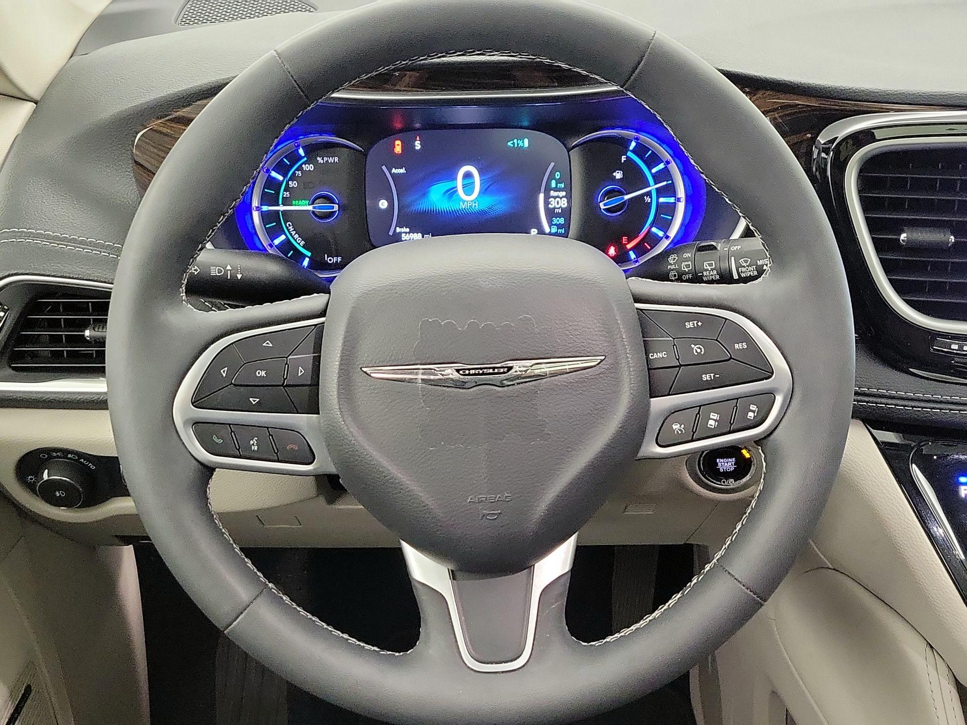 Thumbnail: 2023 Chrysler Pacifica - 10