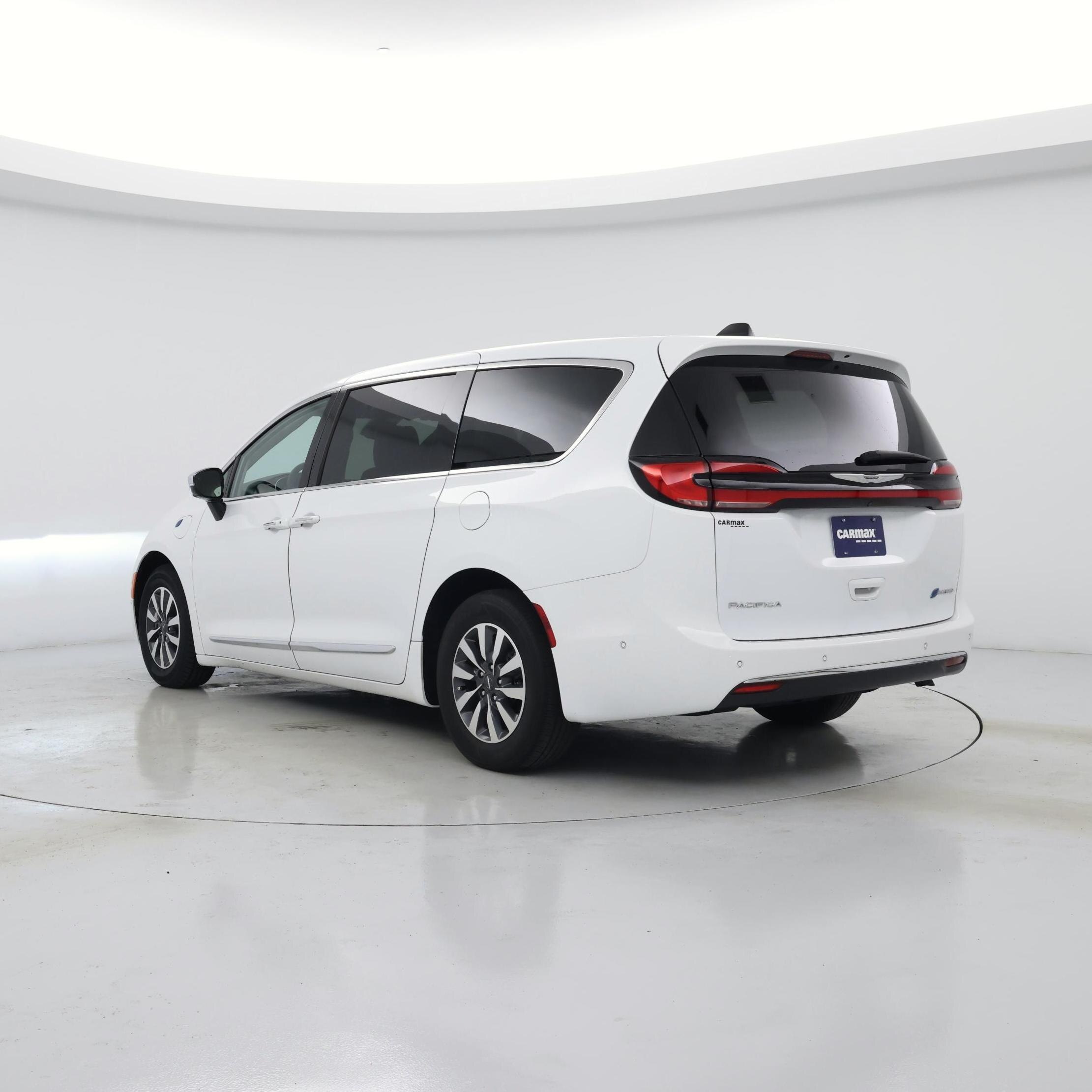 Thumbnail: 2023 Chrysler Pacifica - 2