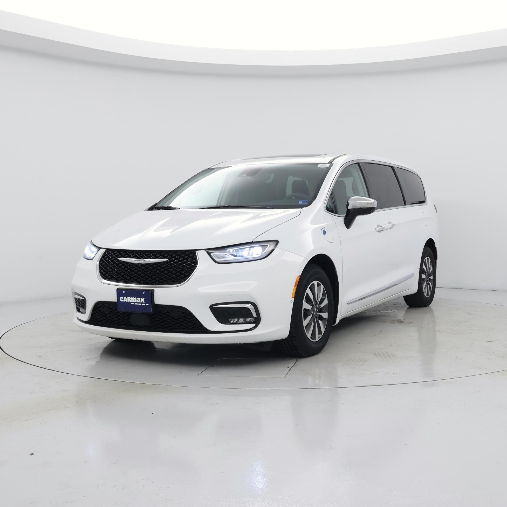 Thumbnail: 2023 Chrysler Pacifica - 4