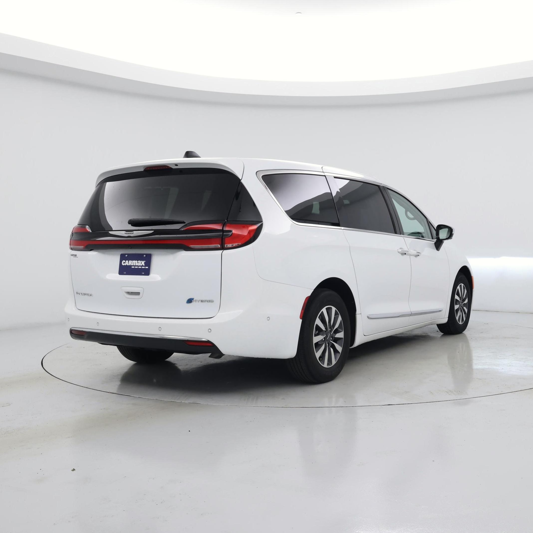 Thumbnail: 2023 Chrysler Pacifica - 8