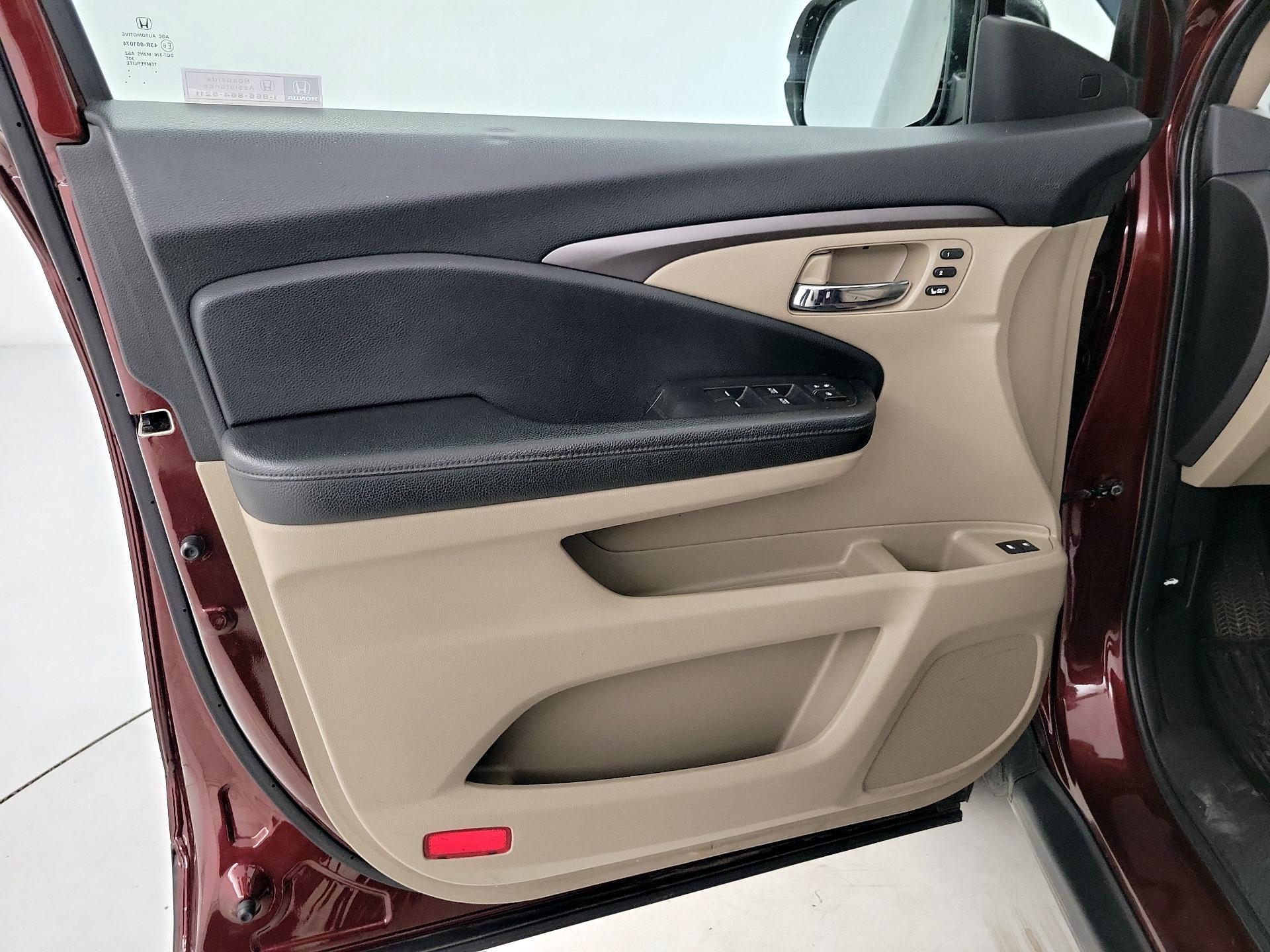 Thumbnail: 2020 Honda Pilot - 12