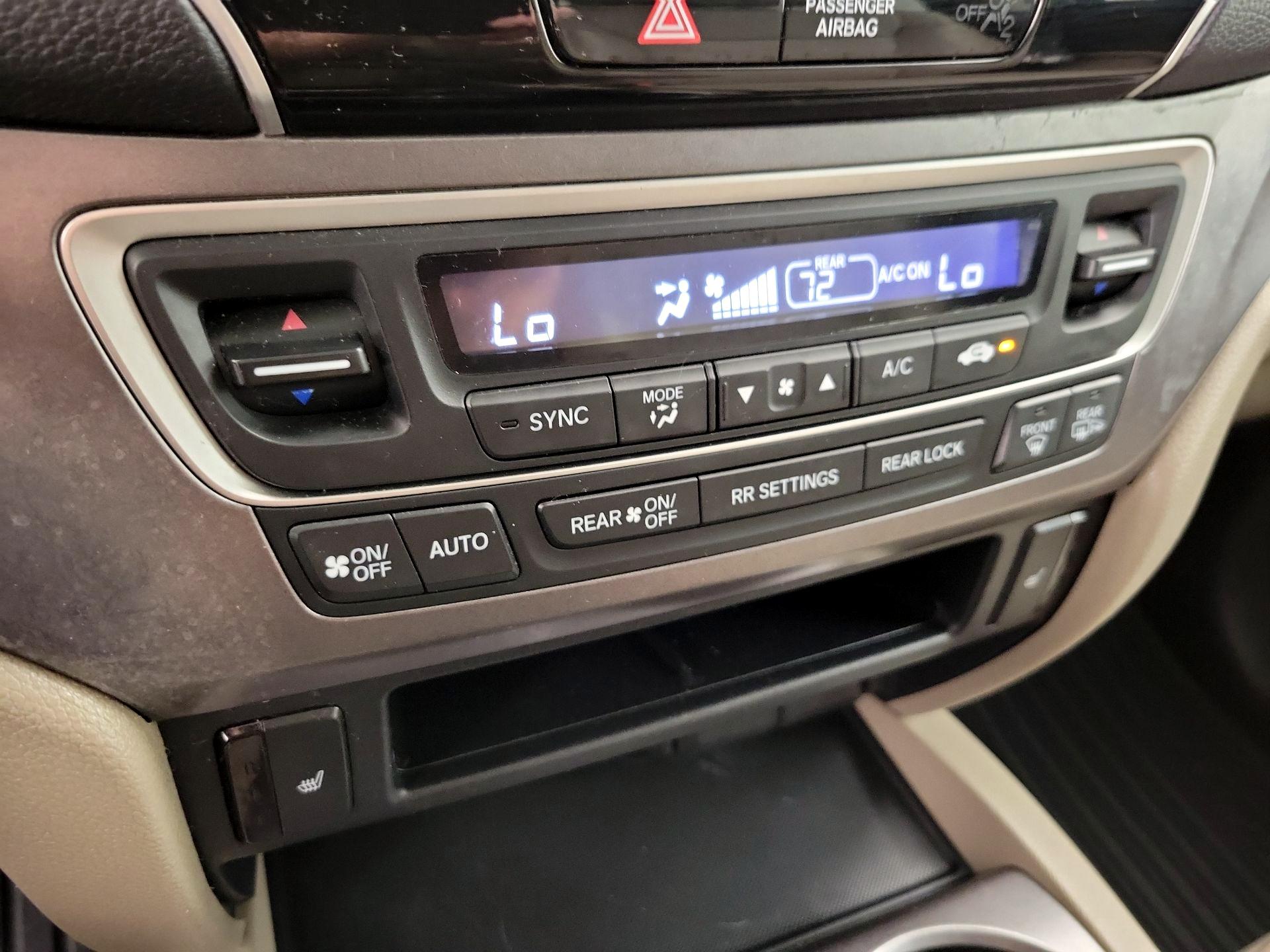 Thumbnail: 2020 Honda Pilot - 16