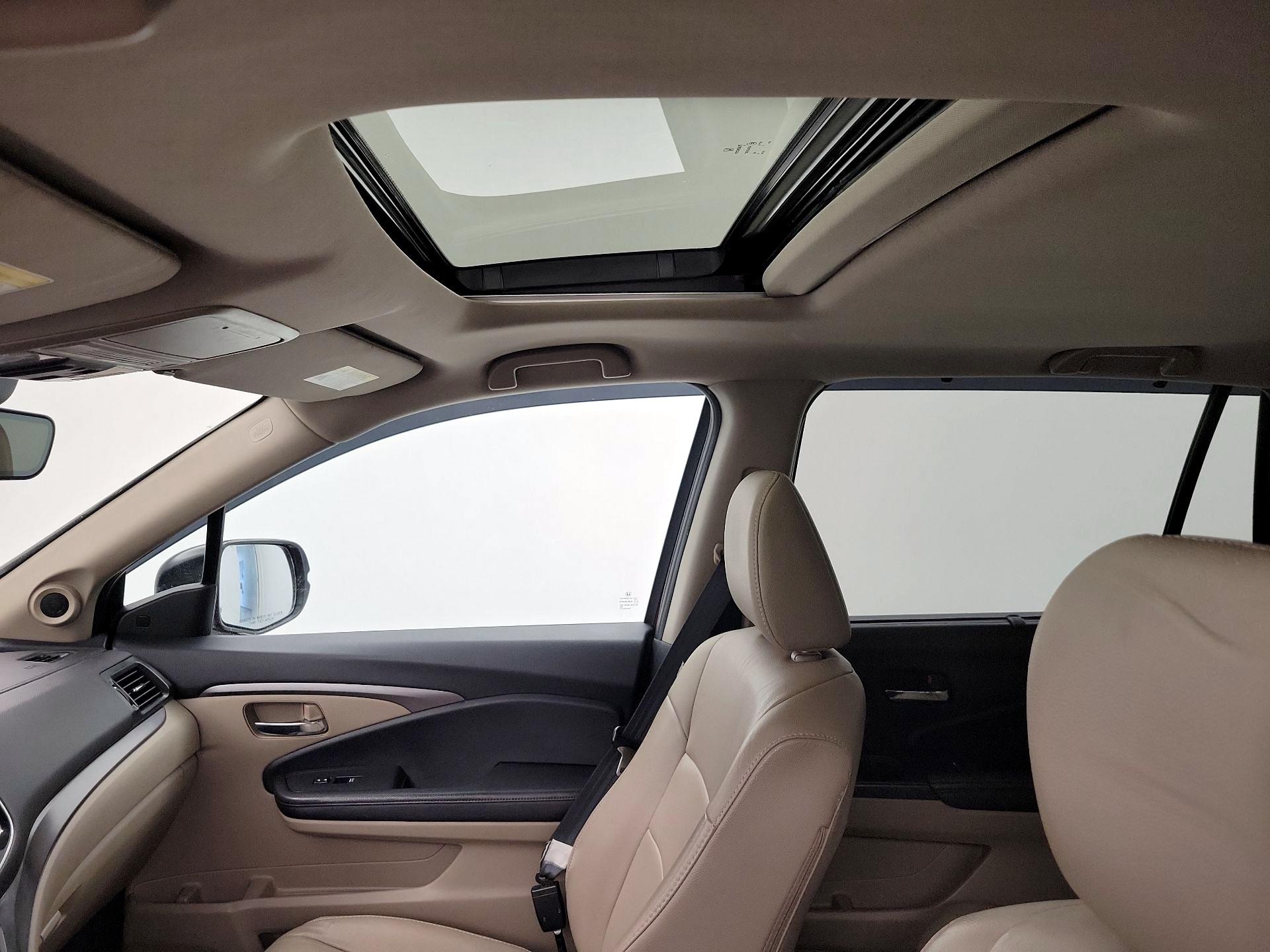 Thumbnail: 2020 Honda Pilot - 19