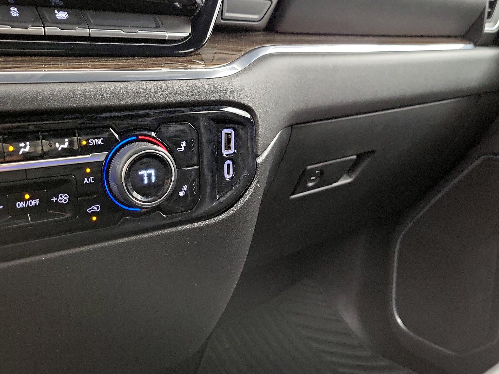 Thumbnail: 2024 Chevrolet Silverado 3500 - 19