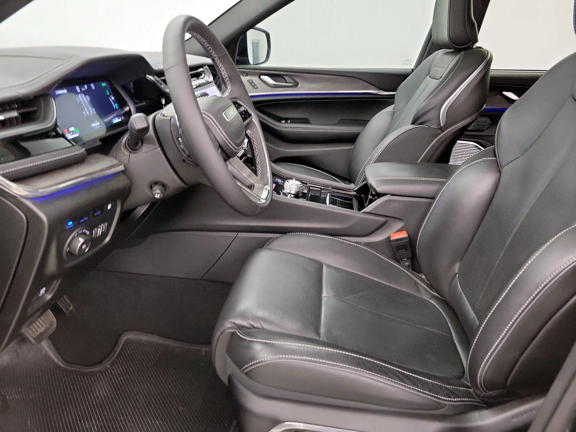 Thumbnail: 2023 Jeep Grand Cherokee - 11