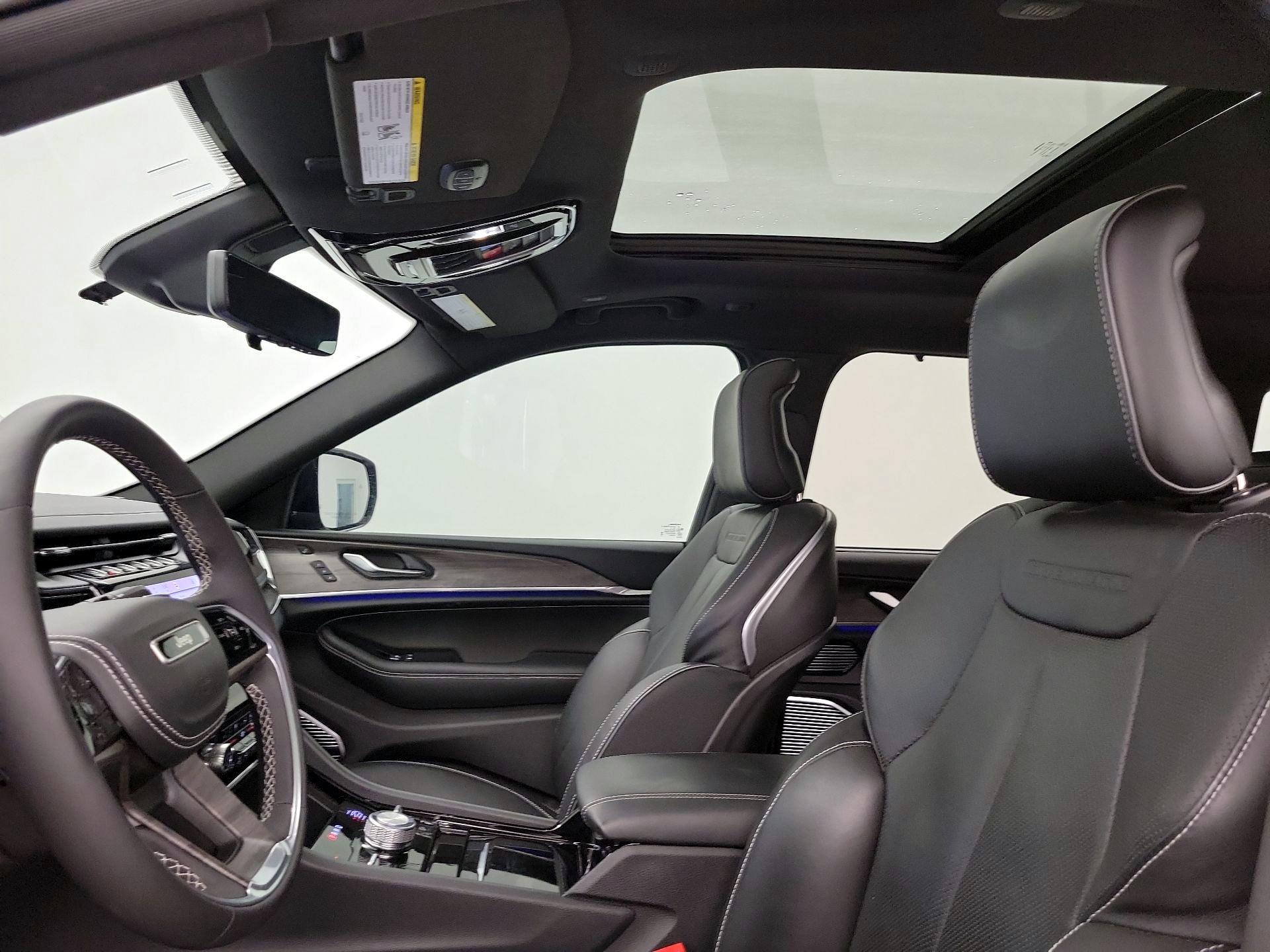 Thumbnail: 2023 Jeep Grand Cherokee - 19