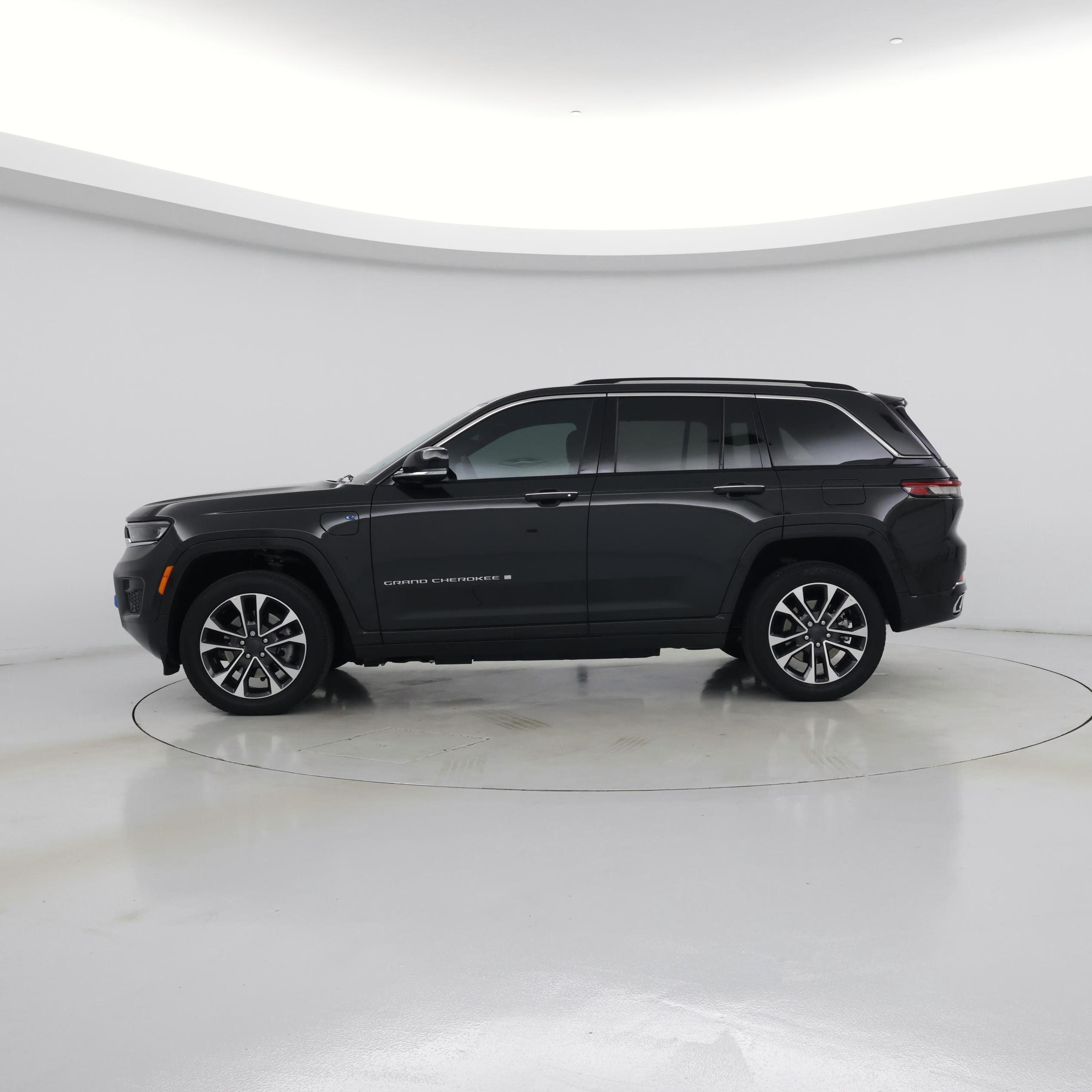 Thumbnail: 2023 Jeep Grand Cherokee - 3