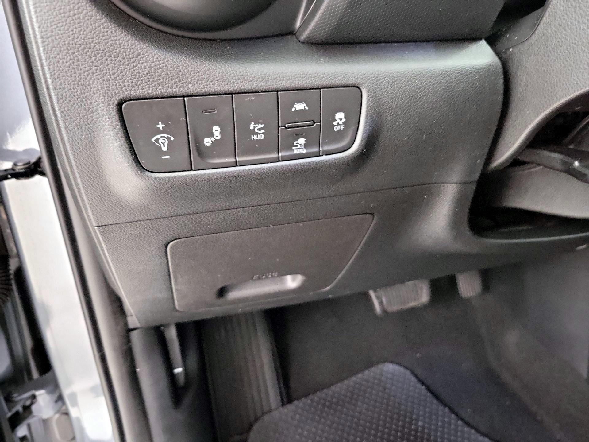 Thumbnail: 2021 Hyundai Kona - 13