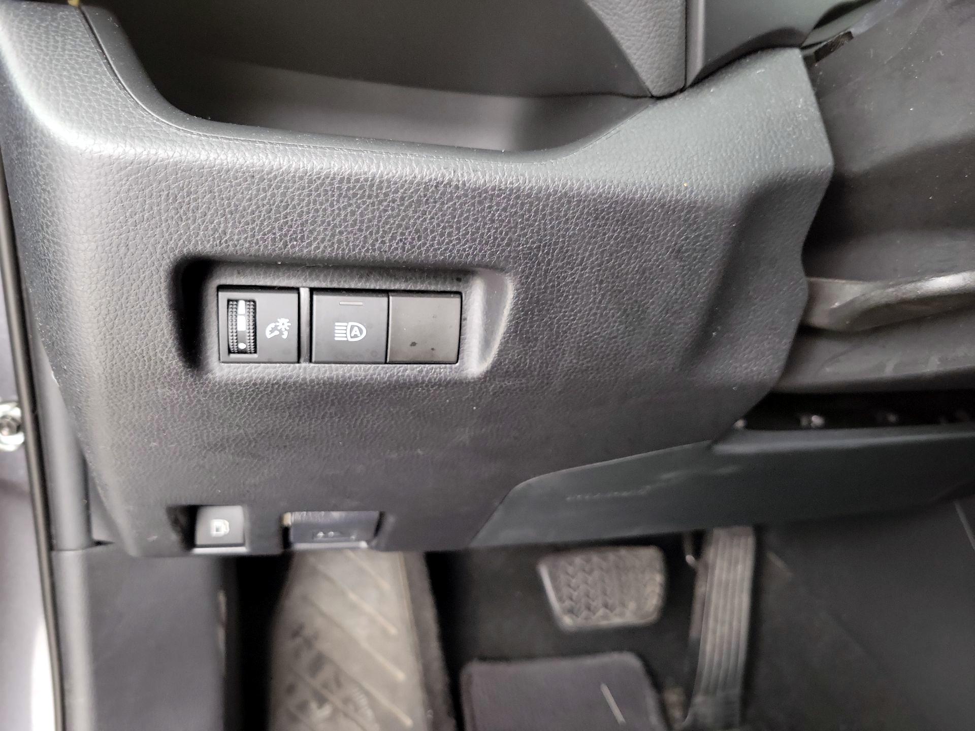 Thumbnail: 2021 Toyota RAV4 - 13