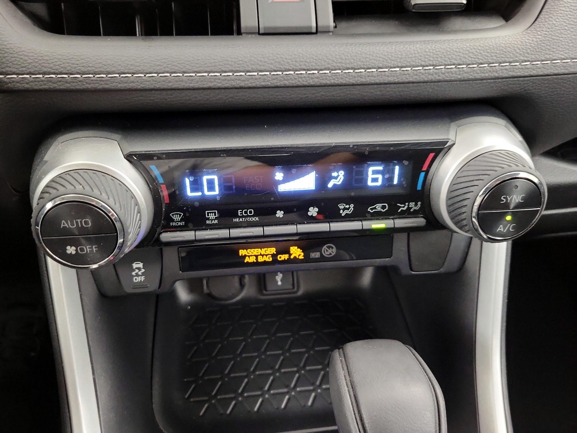Thumbnail: 2021 Toyota RAV4 - 16