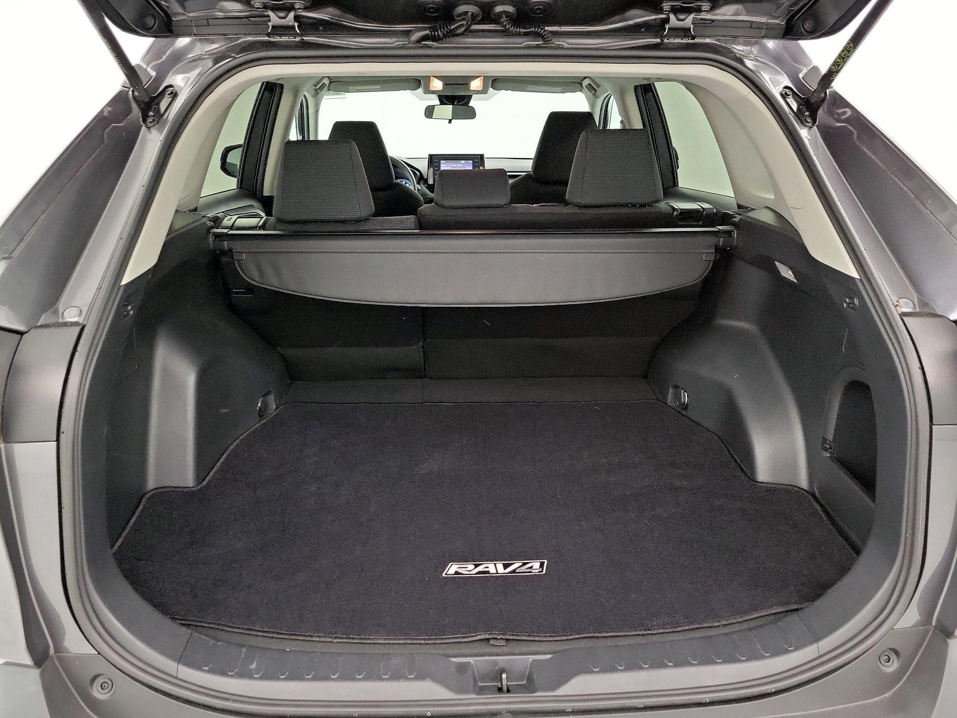 Thumbnail: 2021 Toyota RAV4 - 20