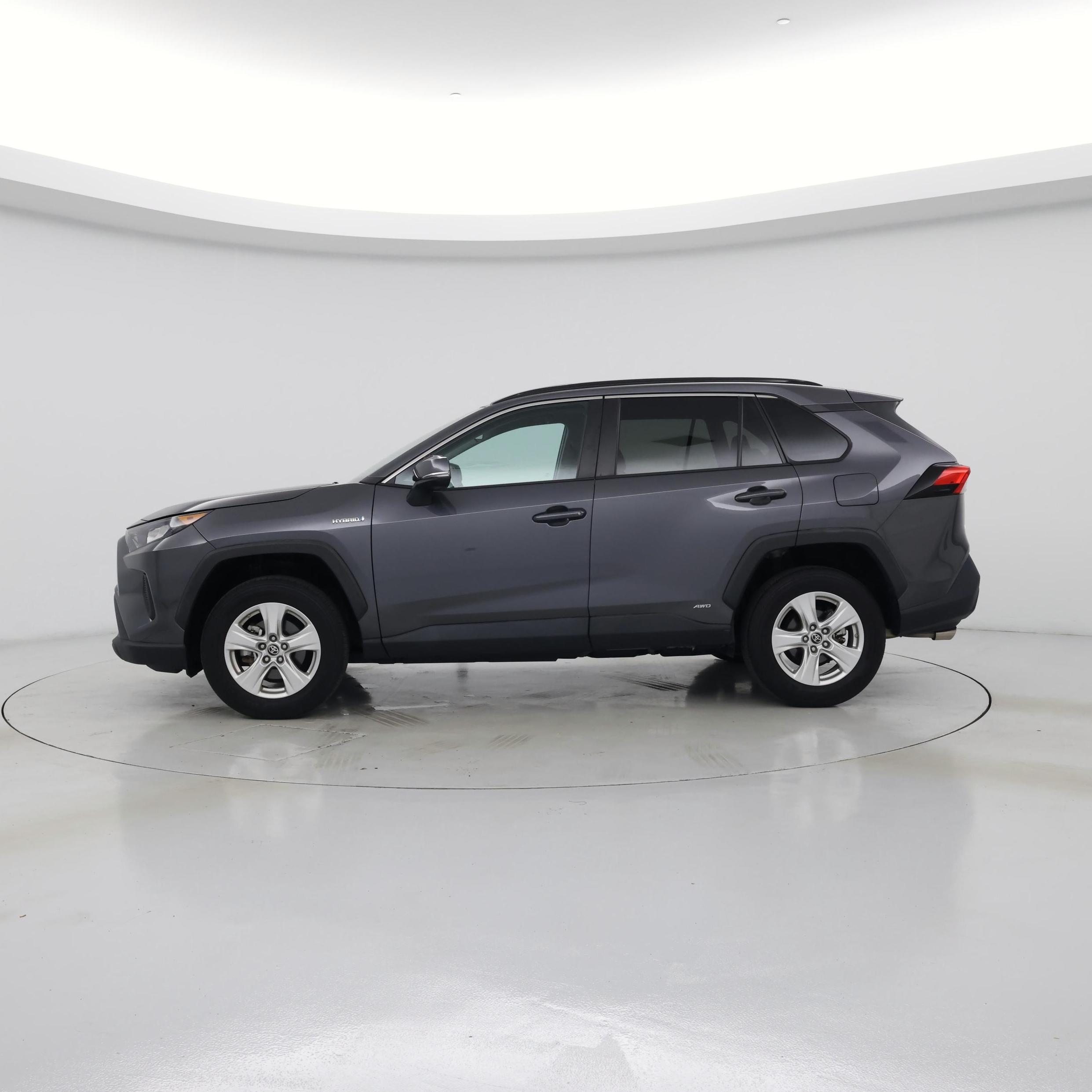 Thumbnail: 2021 Toyota RAV4 - 3