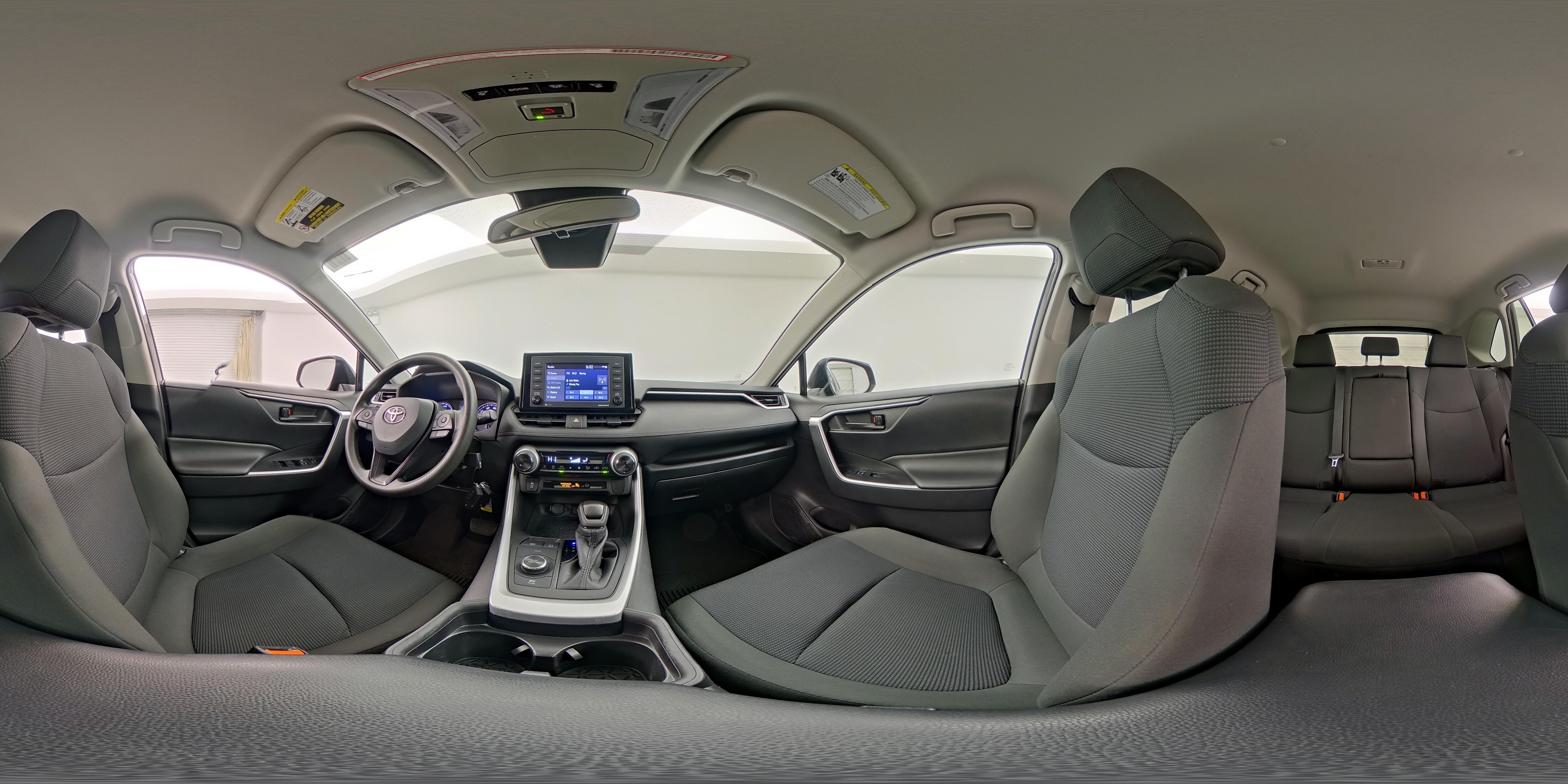 2021 Toyota RAV4 LE - Photo 24