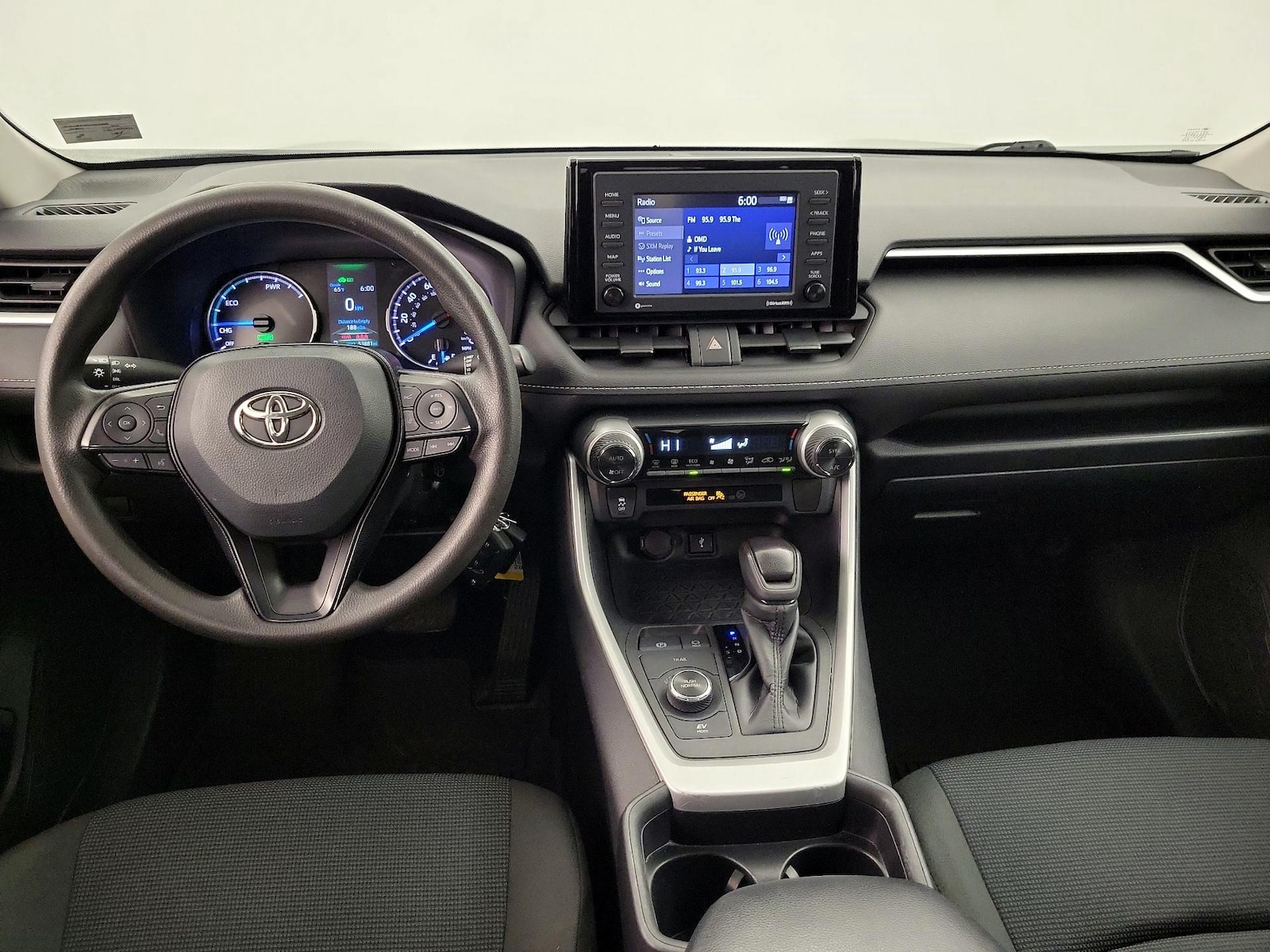 2021 Toyota RAV4 LE - Photo 10