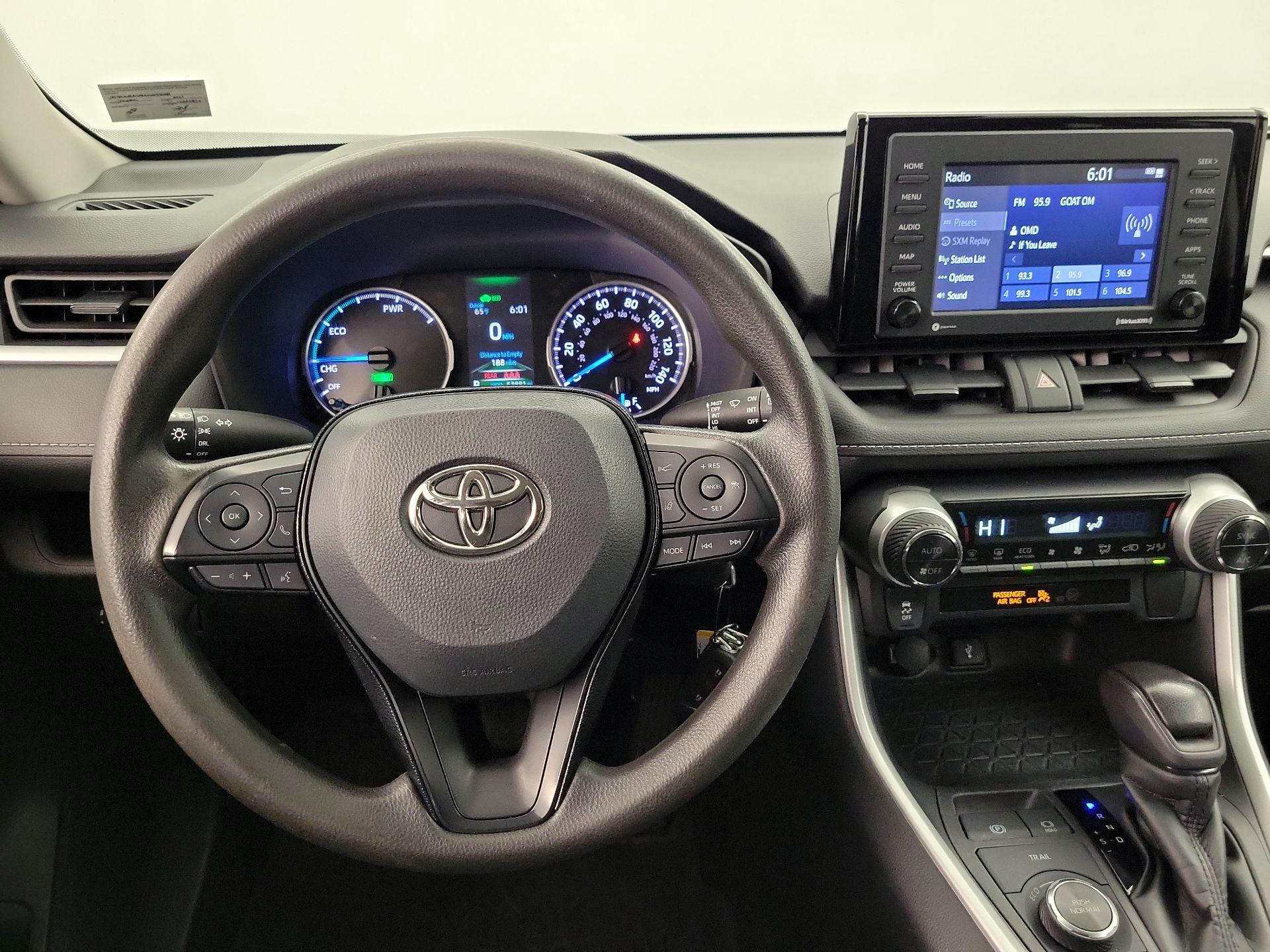 Thumbnail: 2021 Toyota RAV4 - 10