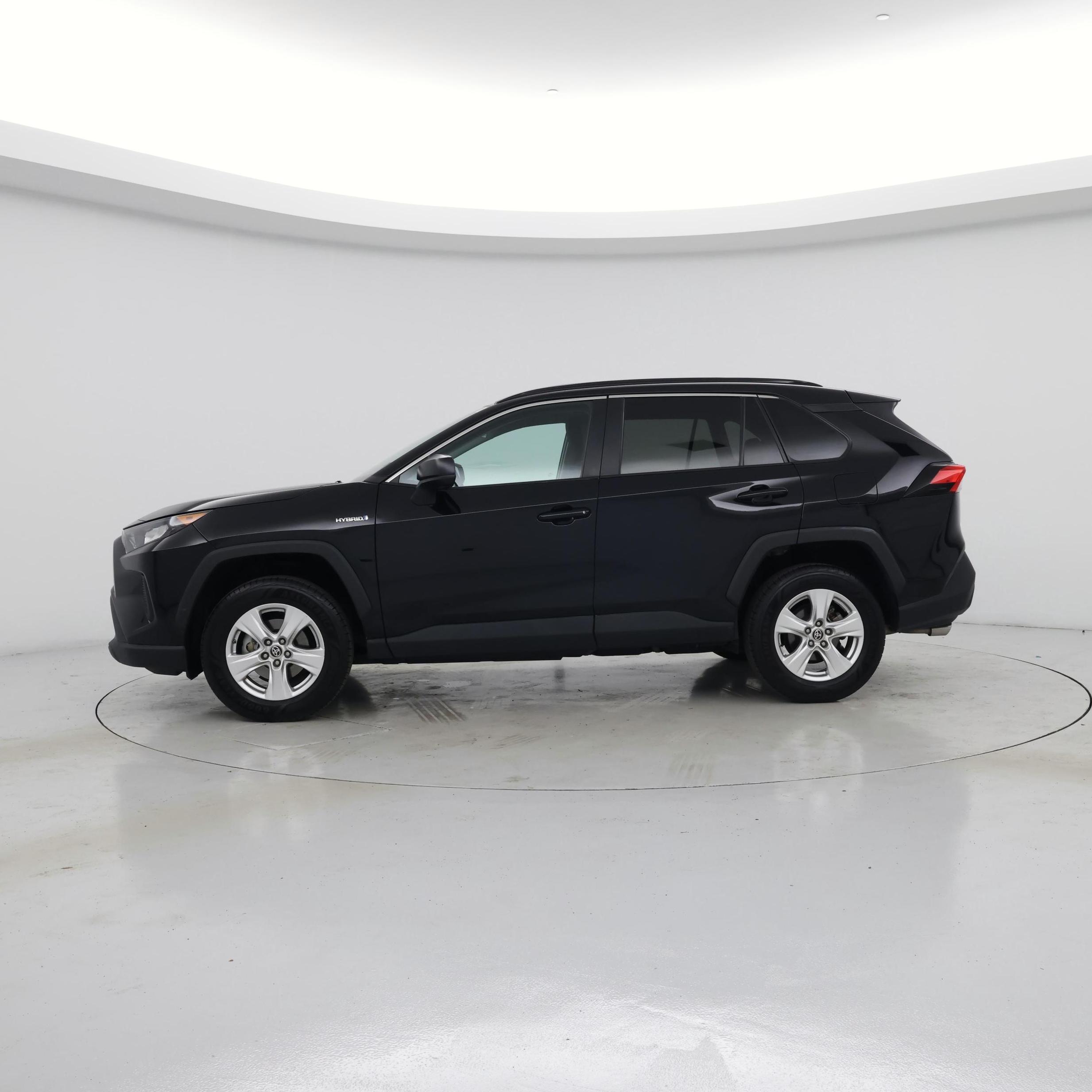 Thumbnail: 2021 Toyota RAV4 - 3