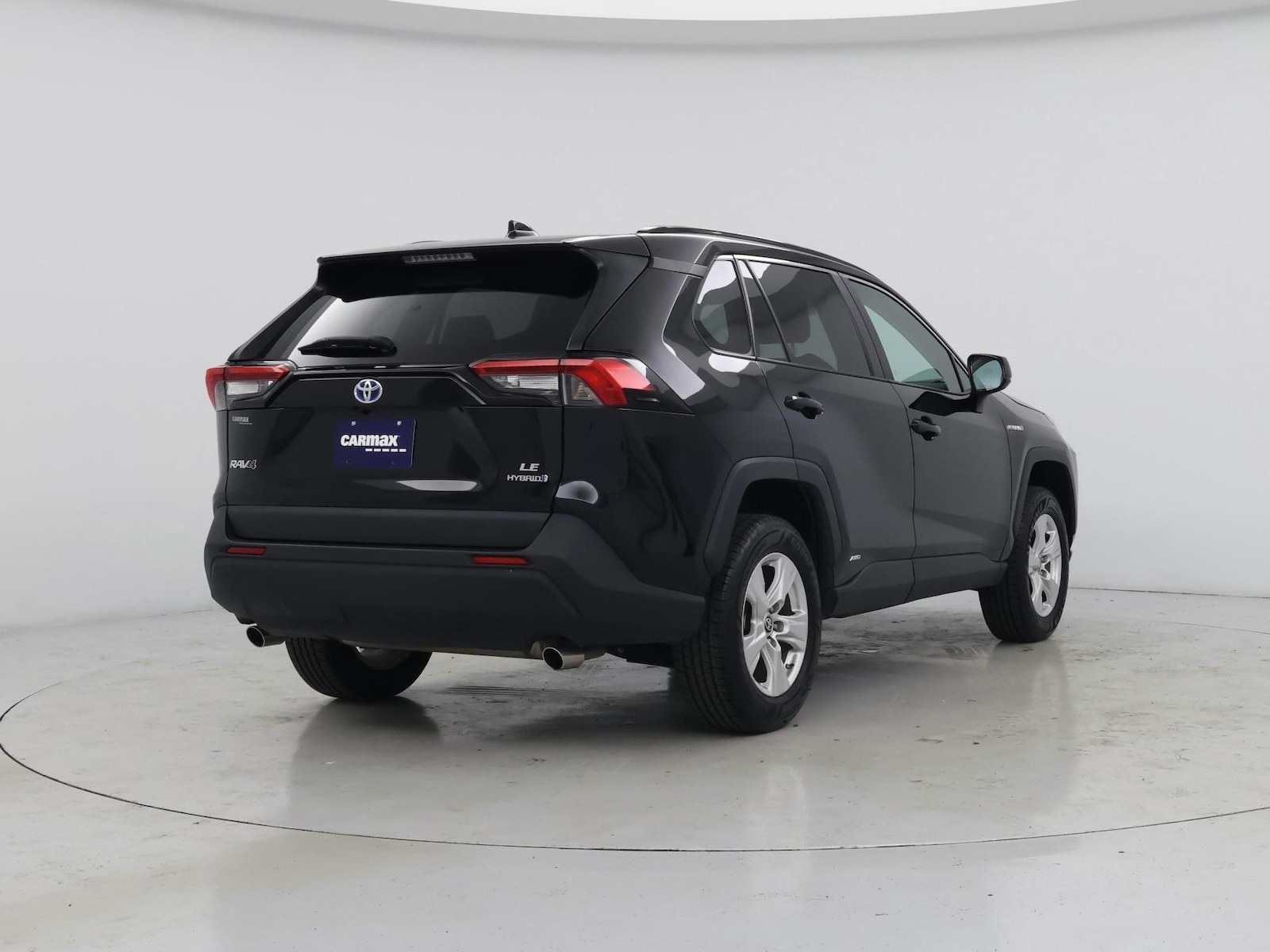 2021 Toyota RAV4 LE - Photo 9