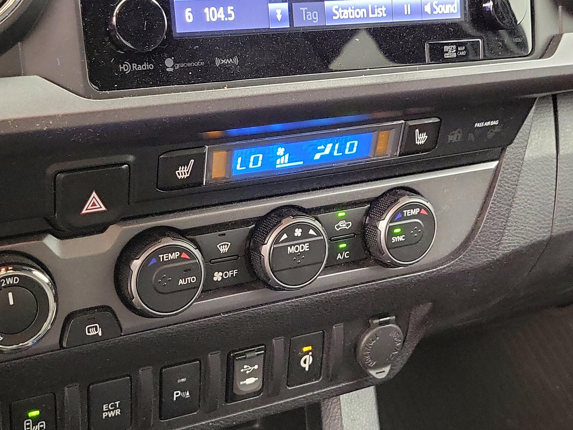 Thumbnail: 2019 Toyota Tacoma - 17
