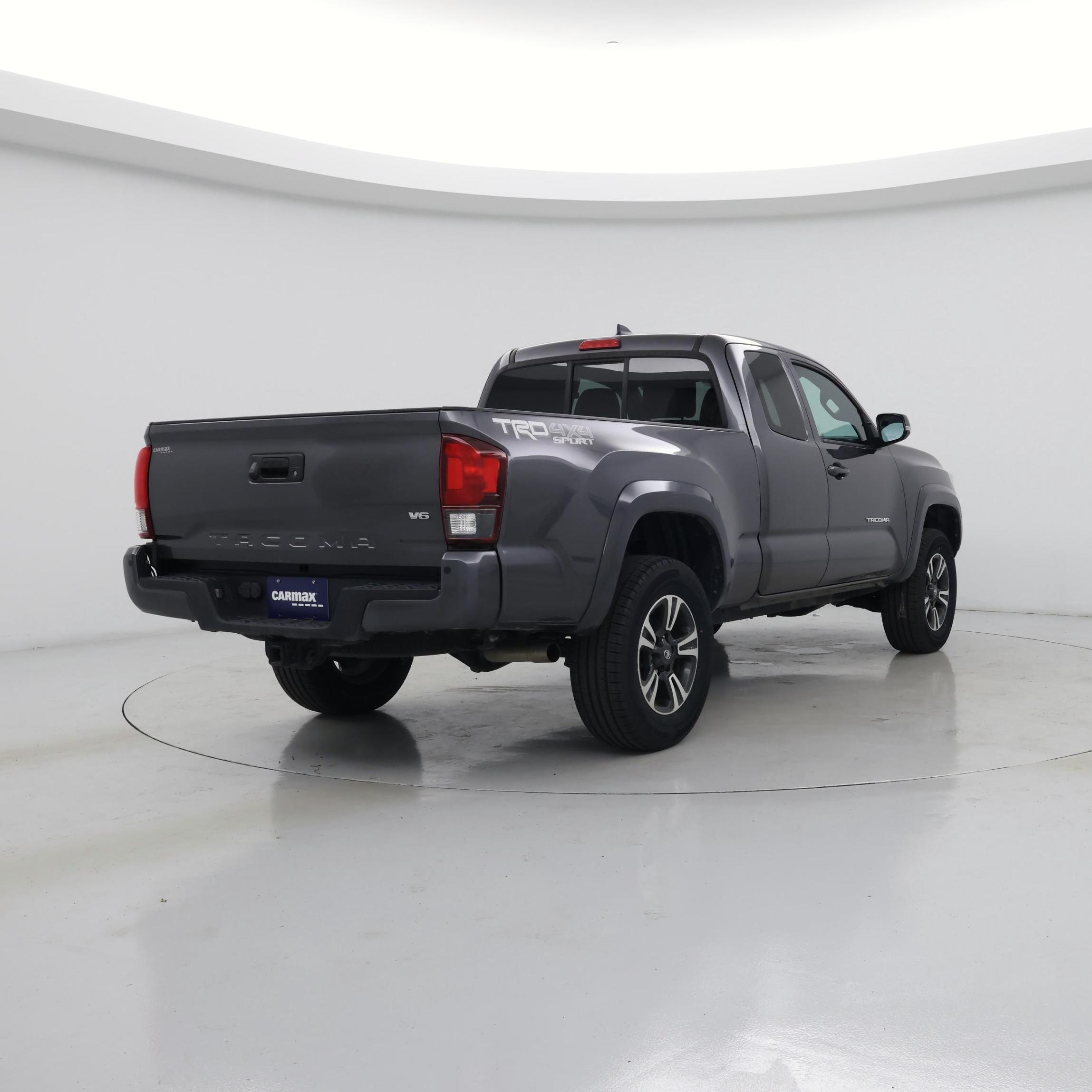 Thumbnail: 2019 Toyota Tacoma - 8