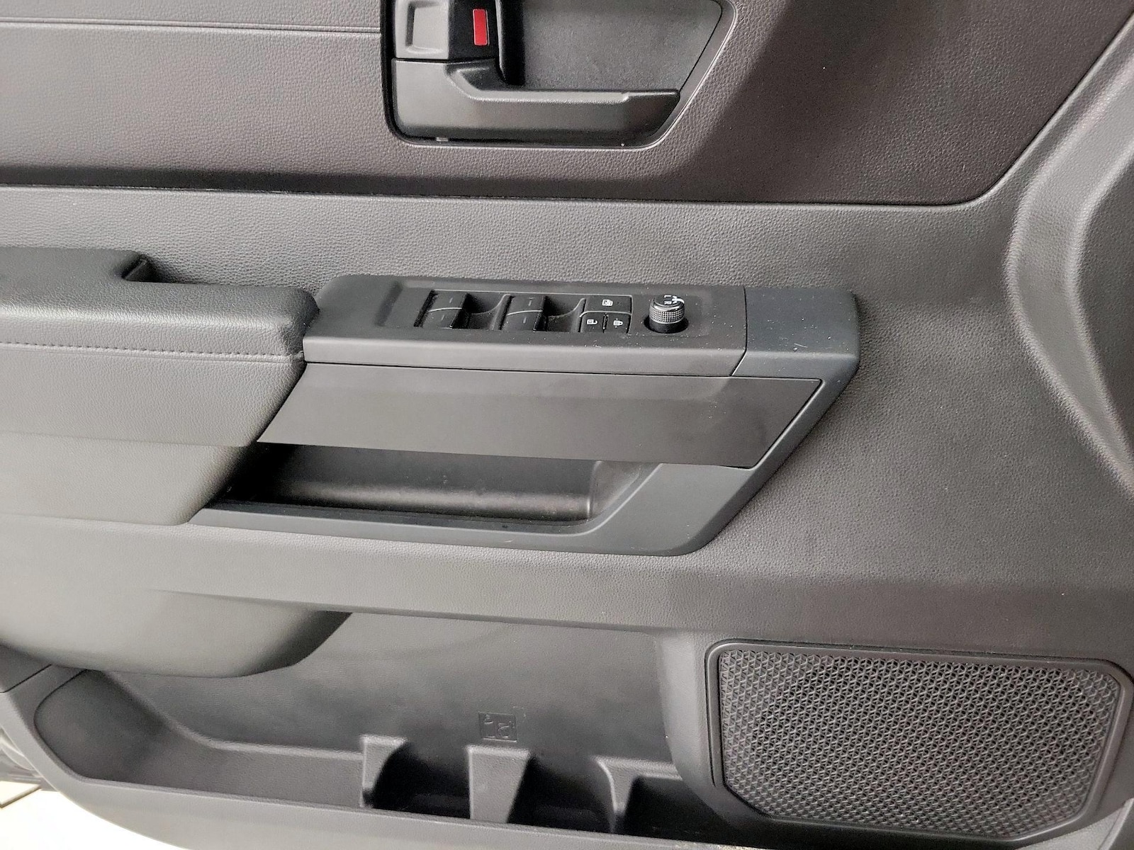 2025 Toyota Tundra SR - Photo 13