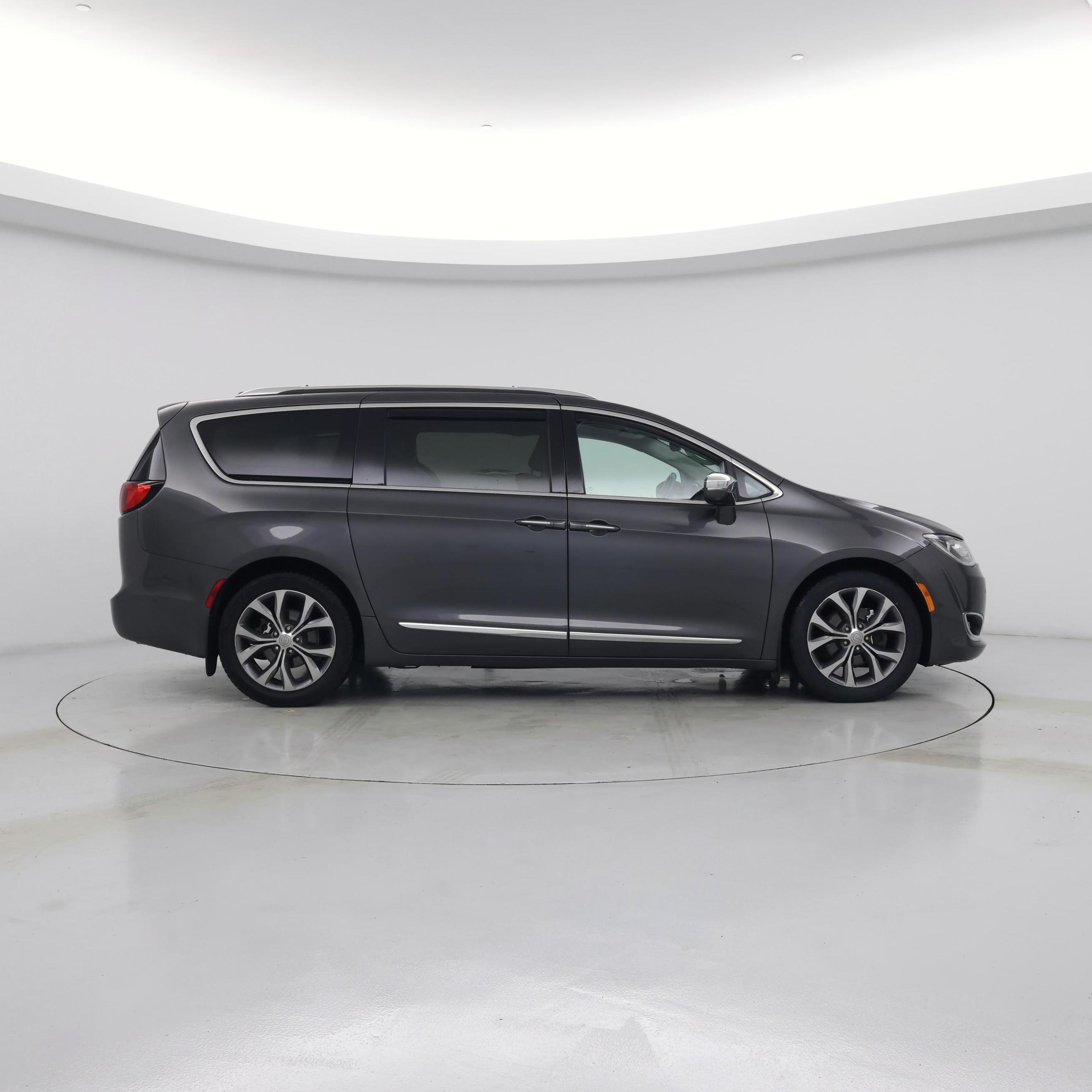 Thumbnail: 2020 Chrysler Pacifica - 7