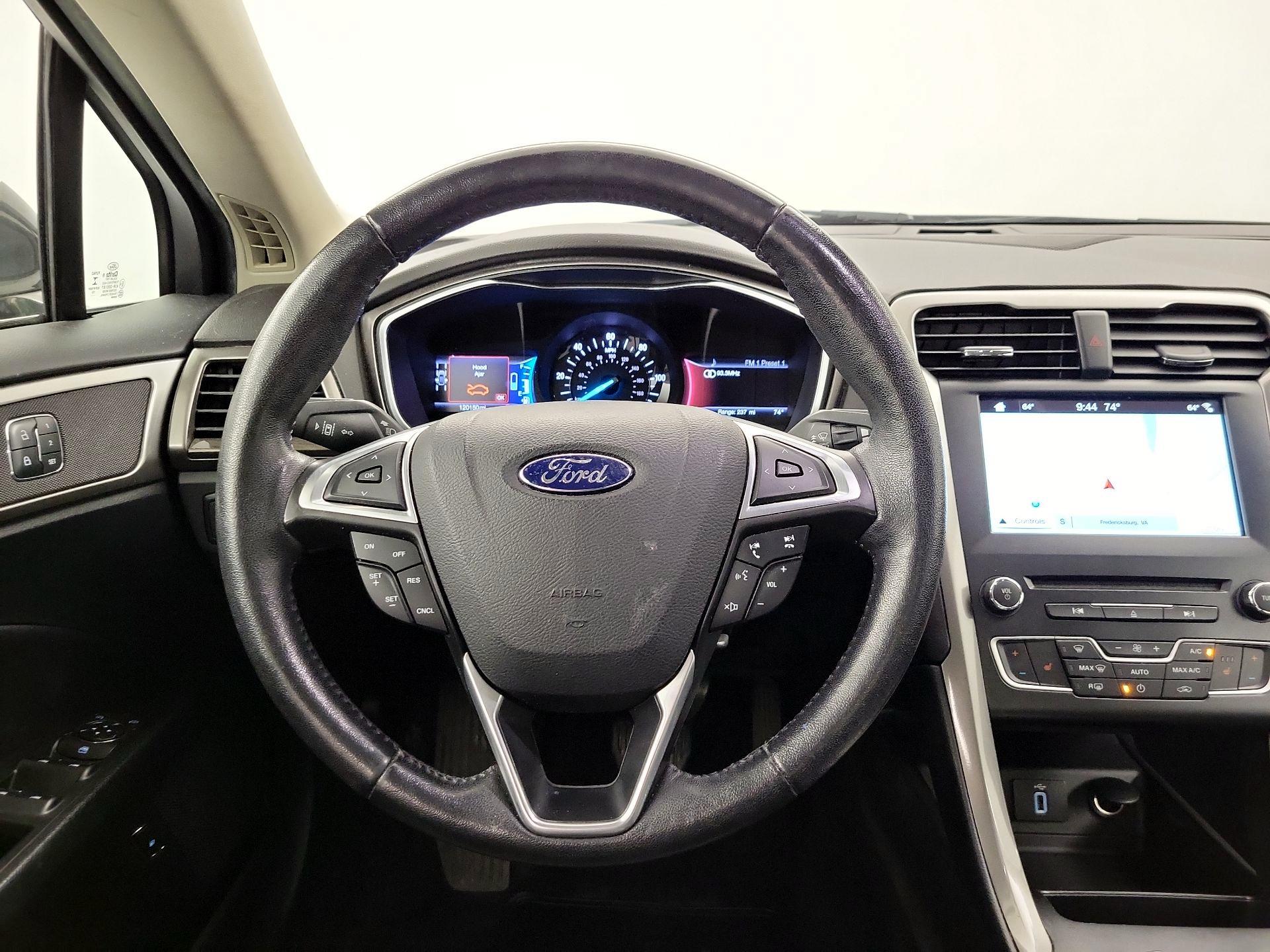 Thumbnail: 2017 Ford Fusion - 10
