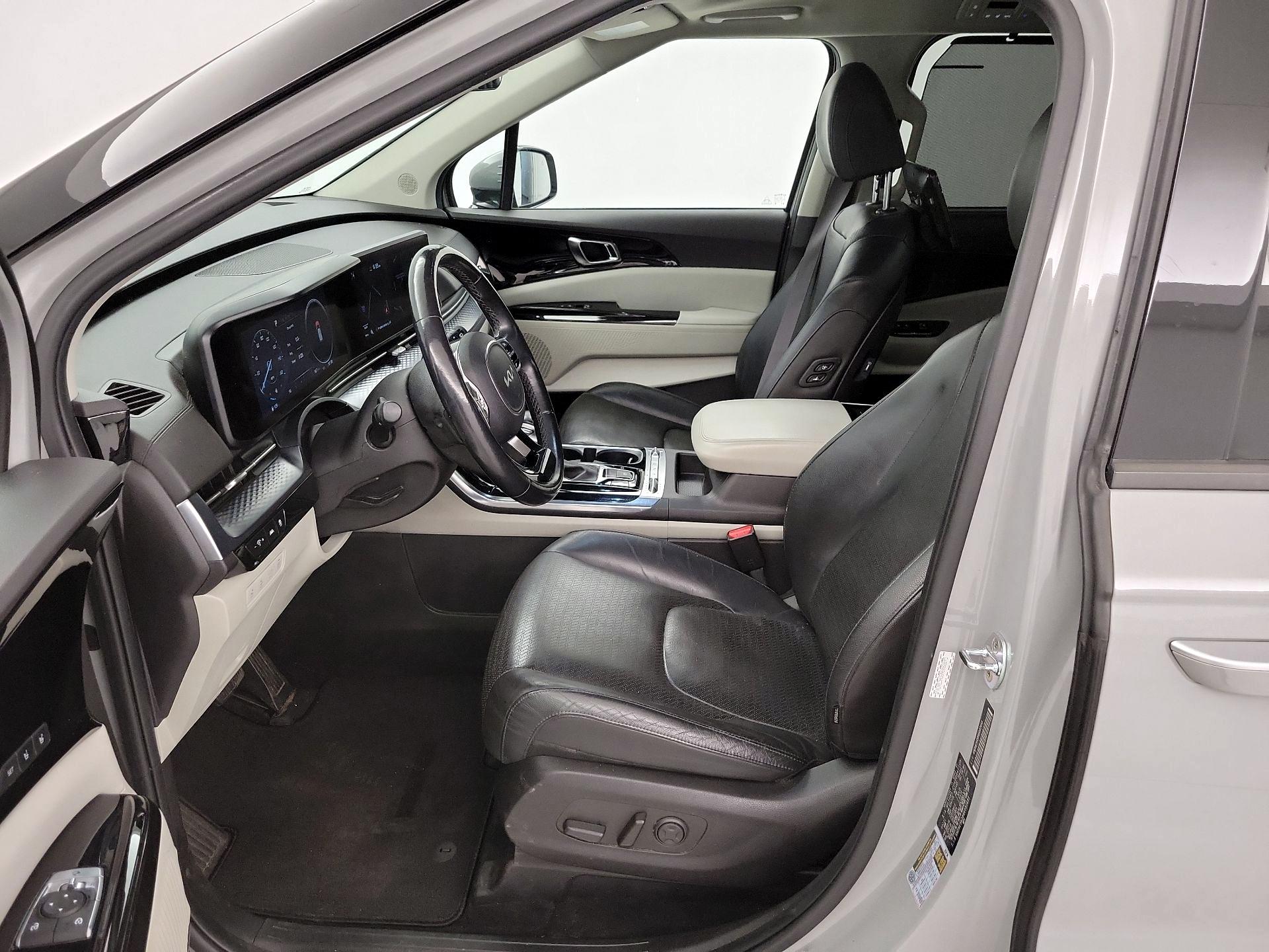 Thumbnail: 2022 Kia Carnival - 11