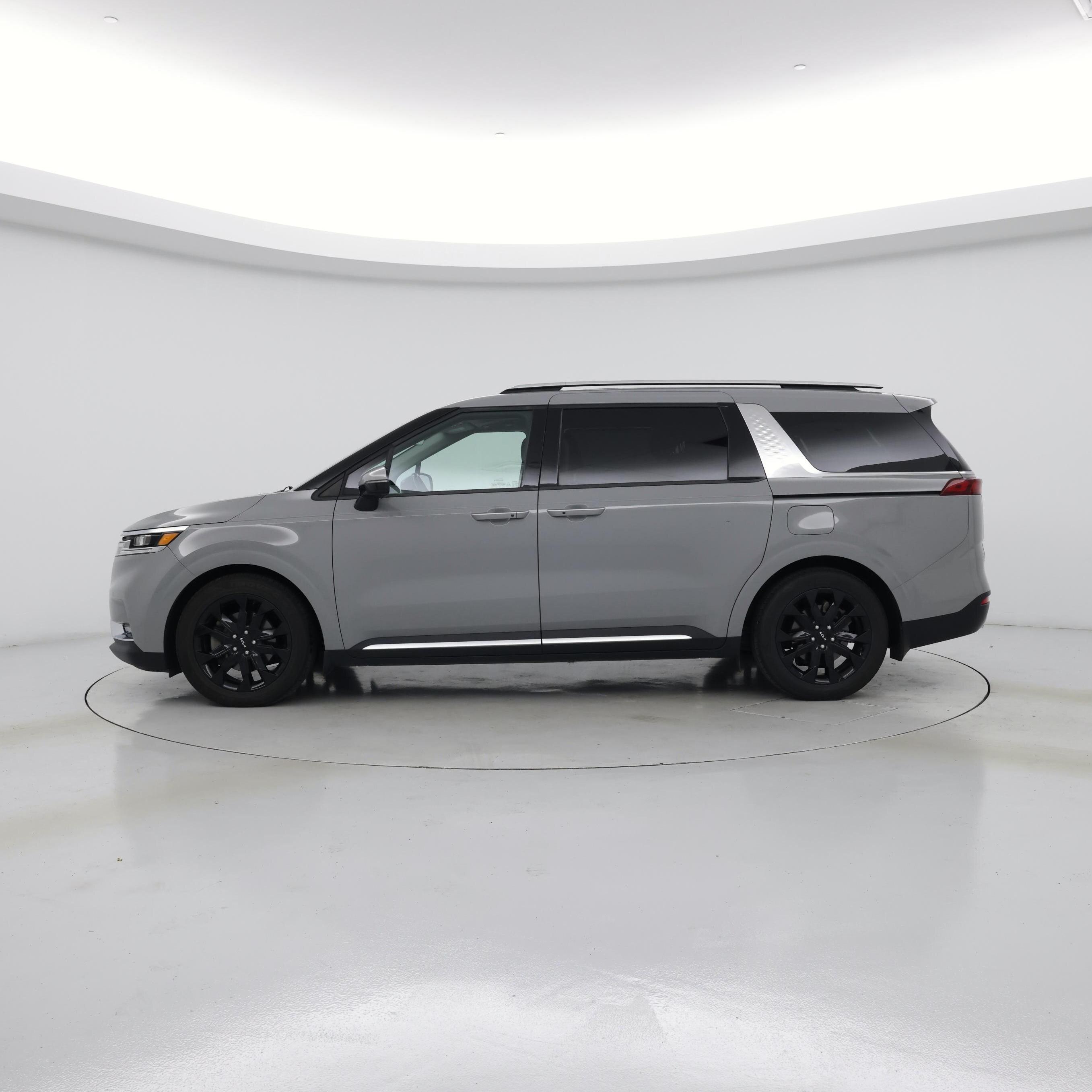 Thumbnail: 2022 Kia Carnival - 3