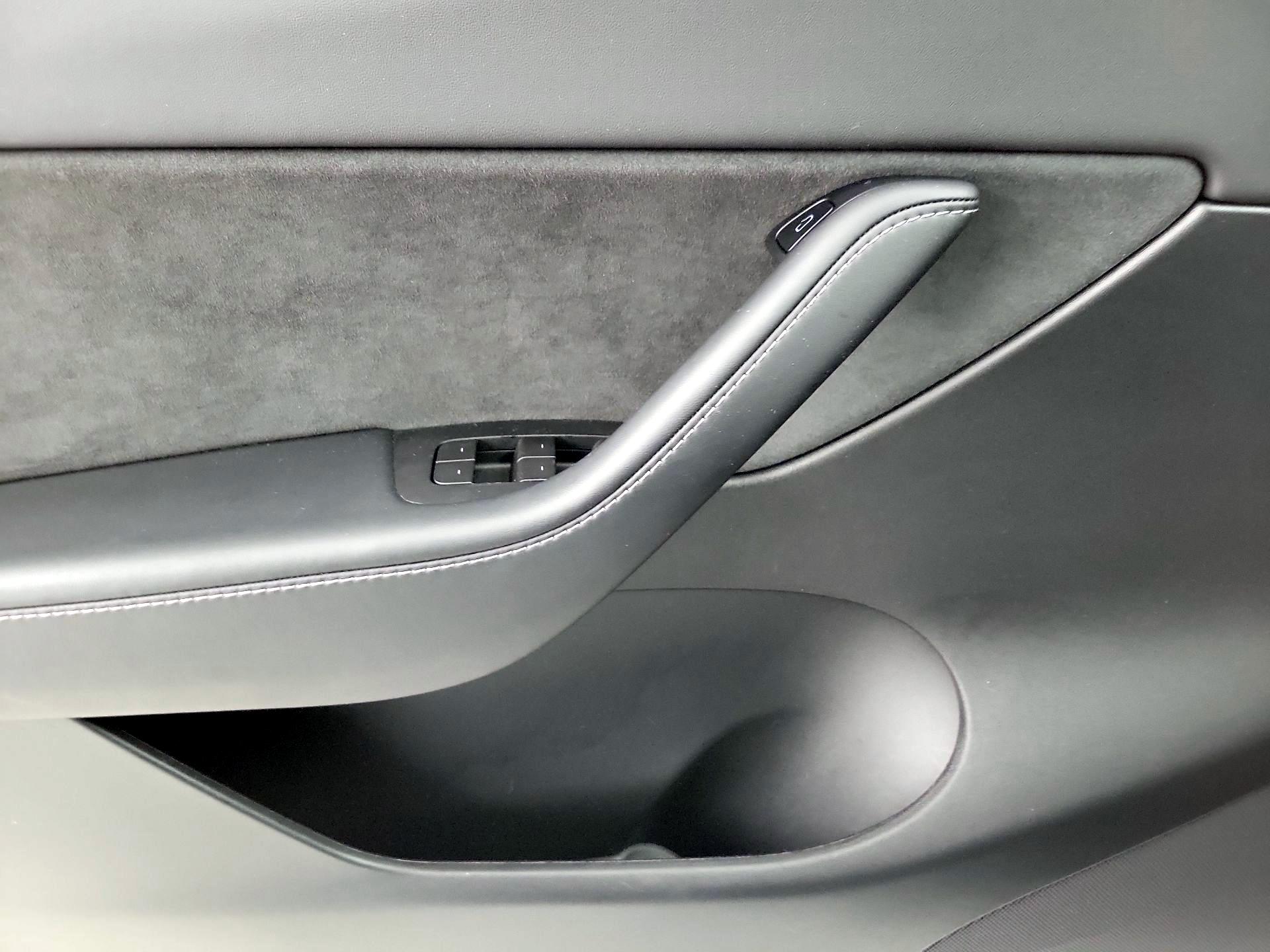 Thumbnail: 2022 Tesla Model Y - 12