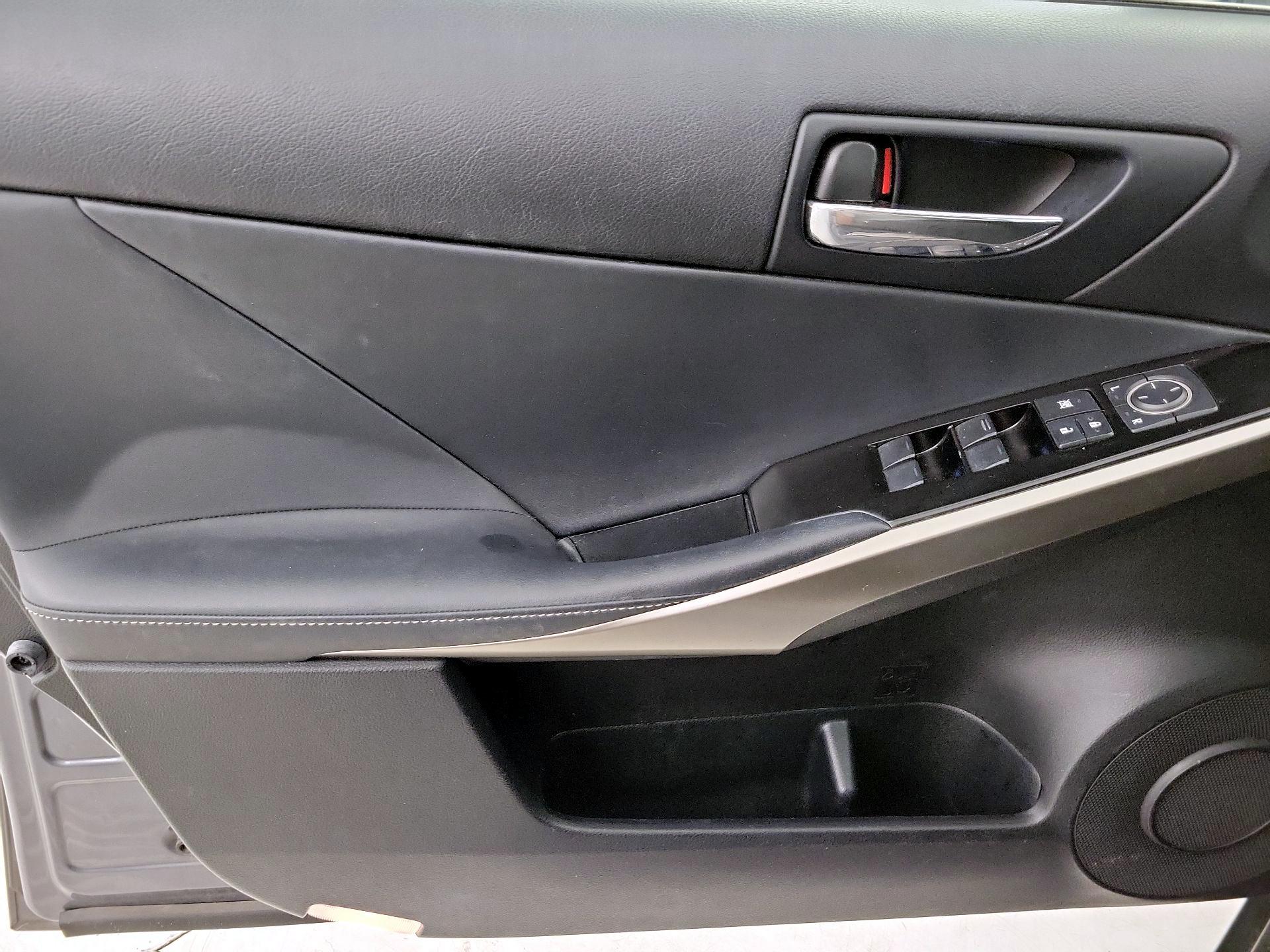 Thumbnail: 2014 Lexus IS - 12
