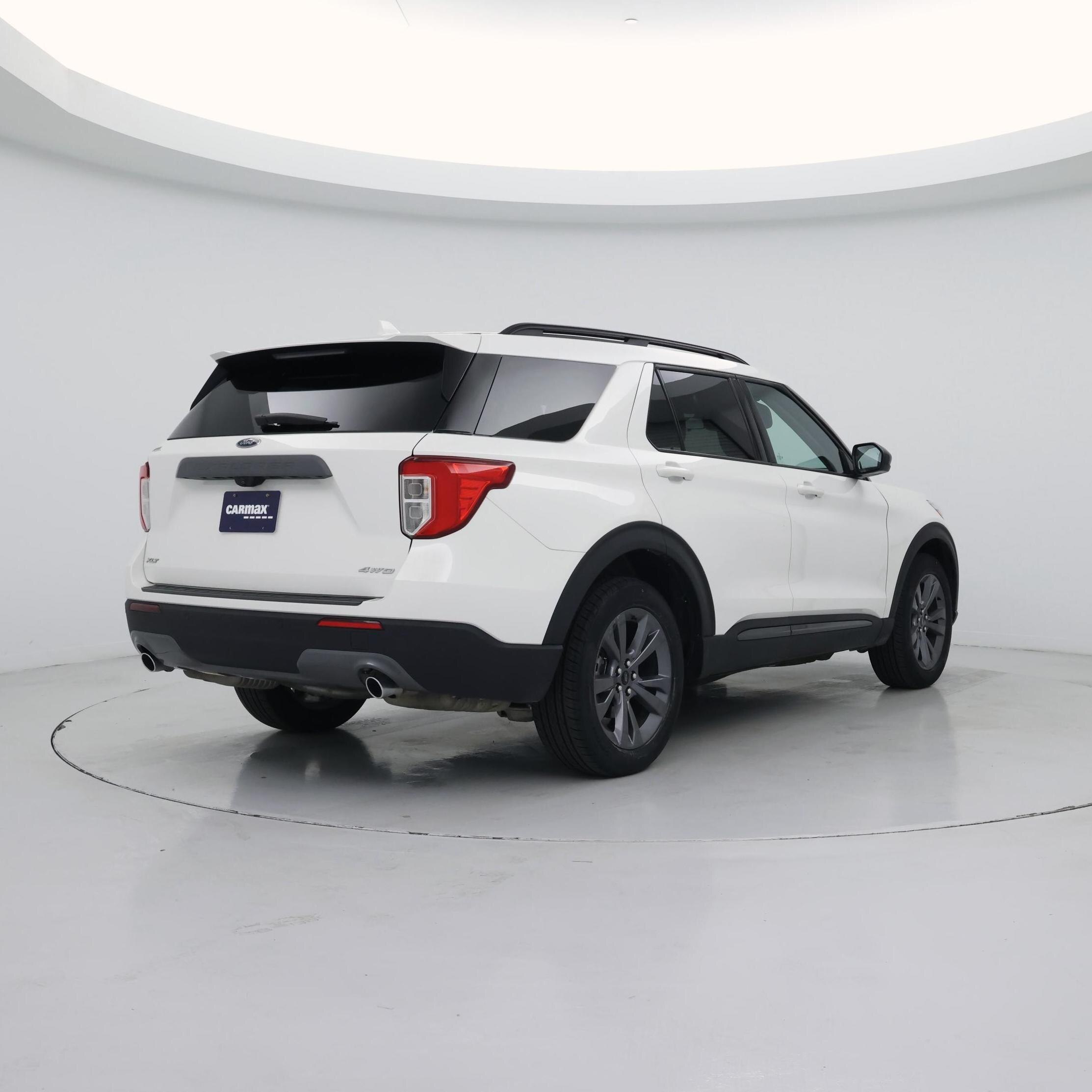 Thumbnail: 2022 Ford Explorer - 8