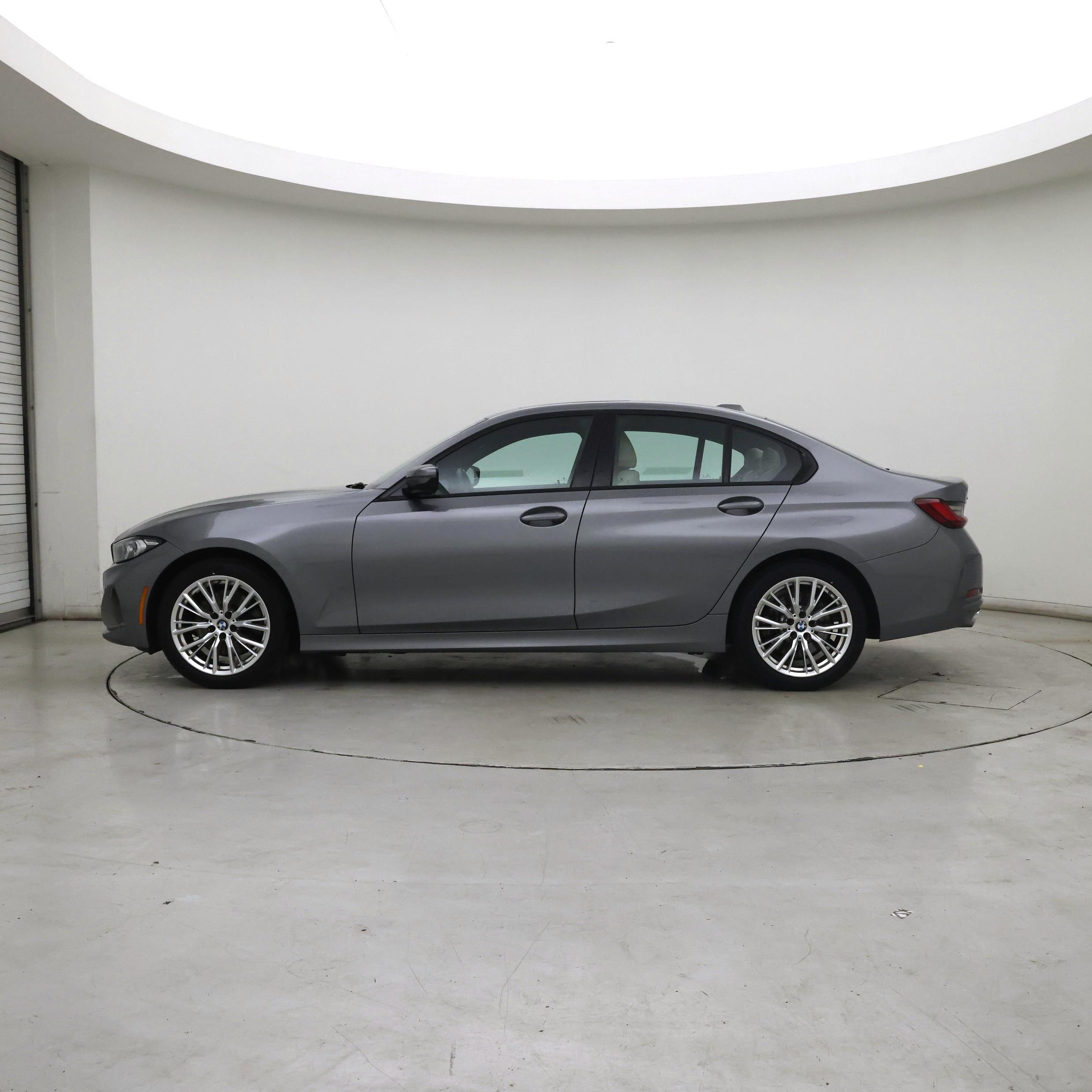Thumbnail: 2023 BMW 3 Series - 3