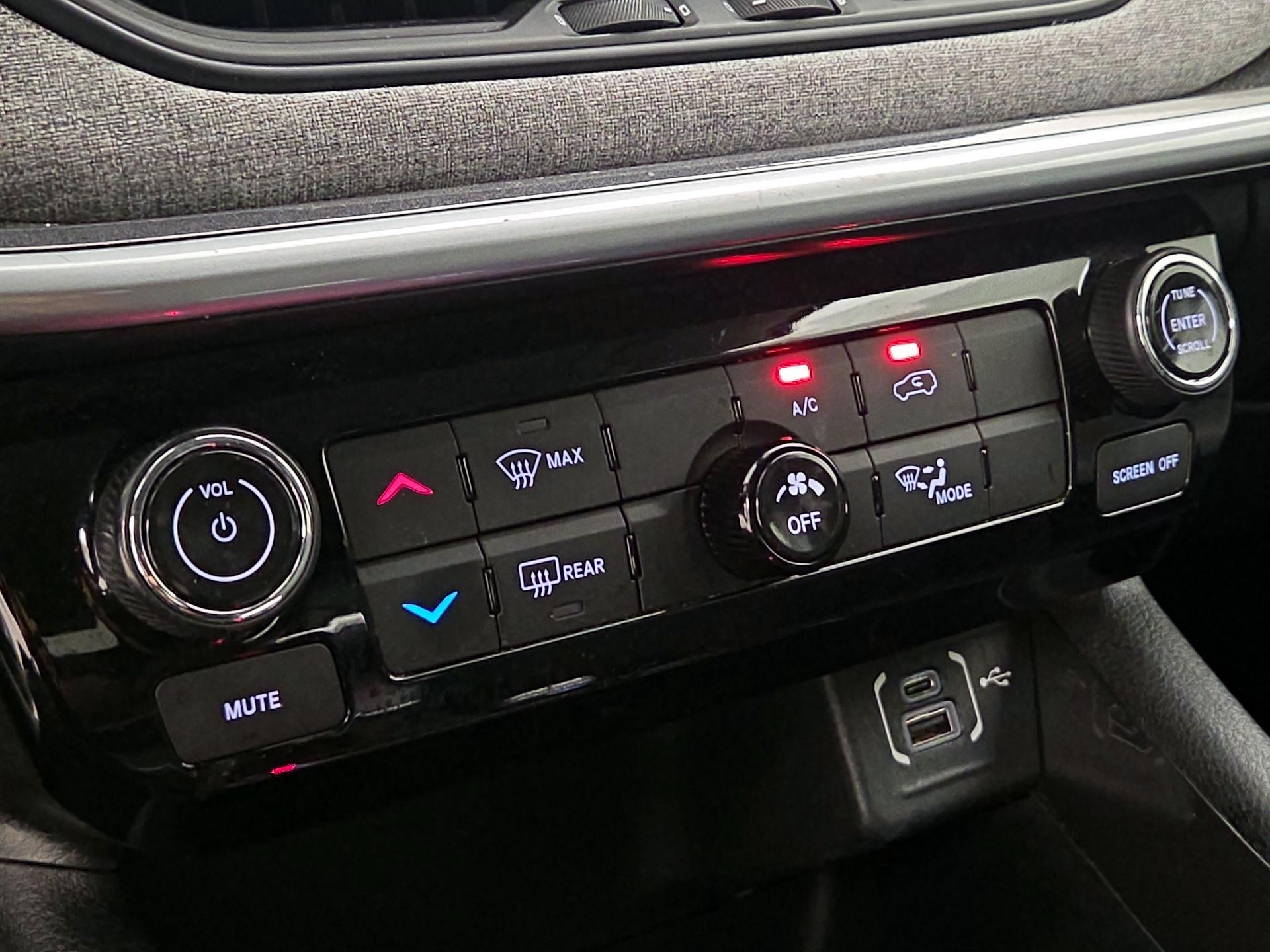 Thumbnail: 2022 Jeep Compass - 16