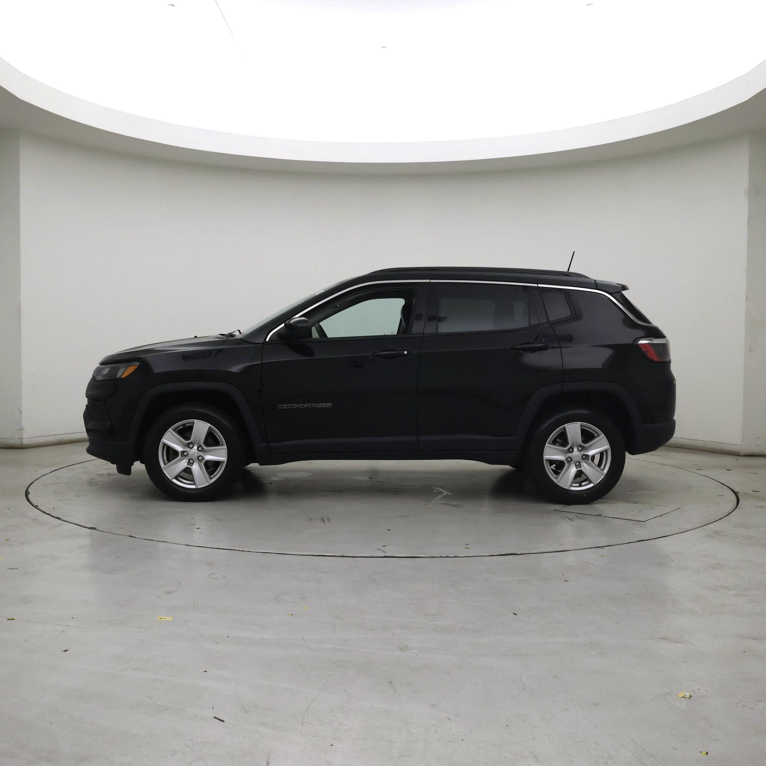 Thumbnail: 2022 Jeep Compass - 3