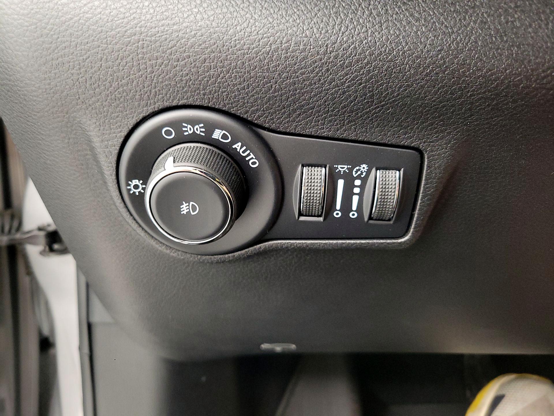 Thumbnail: 2022 Jeep Compass - 13