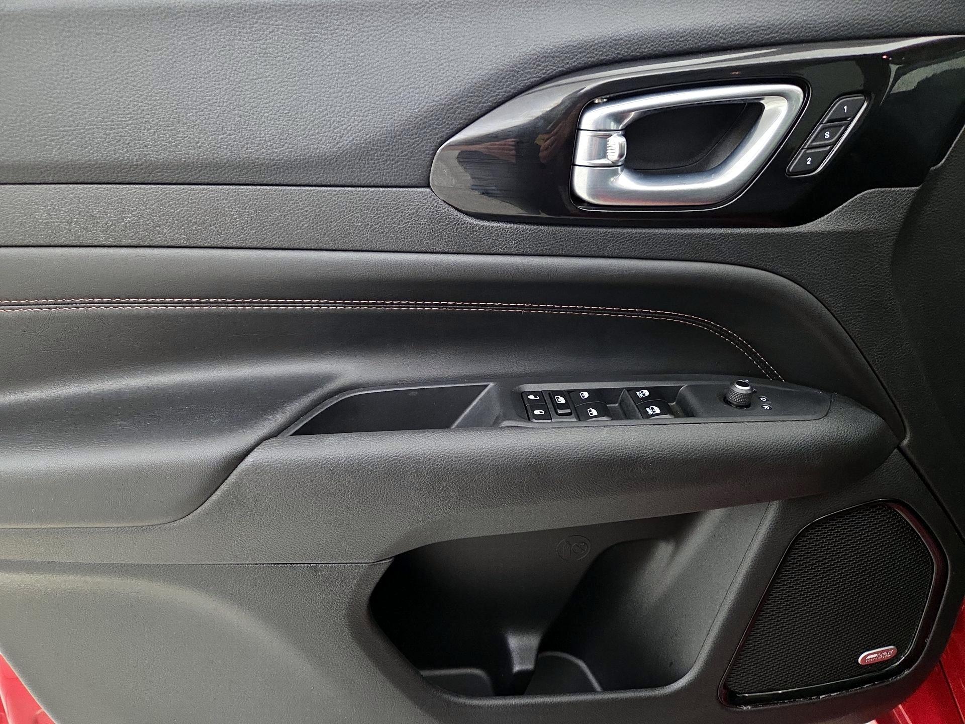 Thumbnail: 2022 Jeep Compass - 12