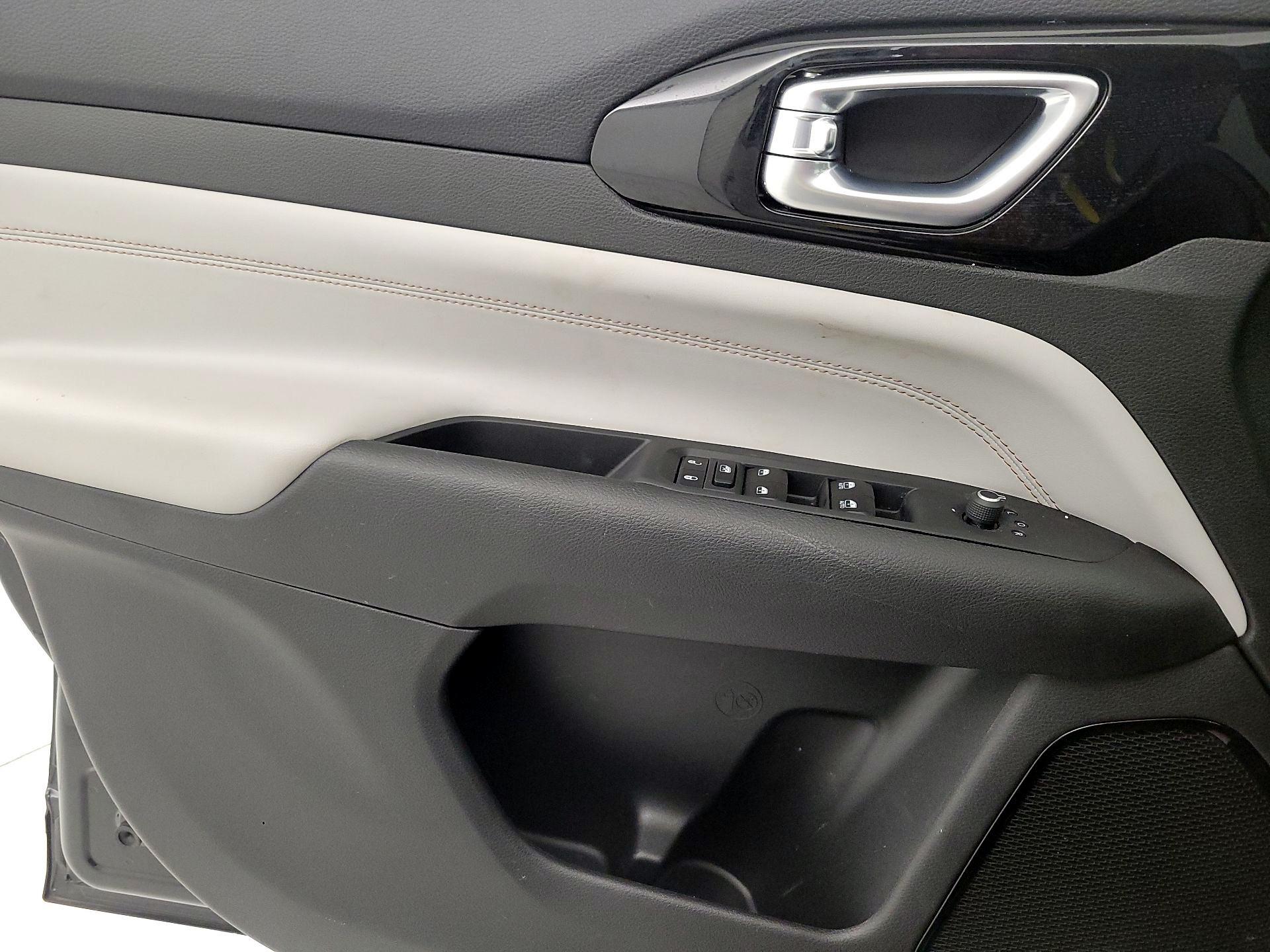 Thumbnail: 2022 Jeep Compass - 12