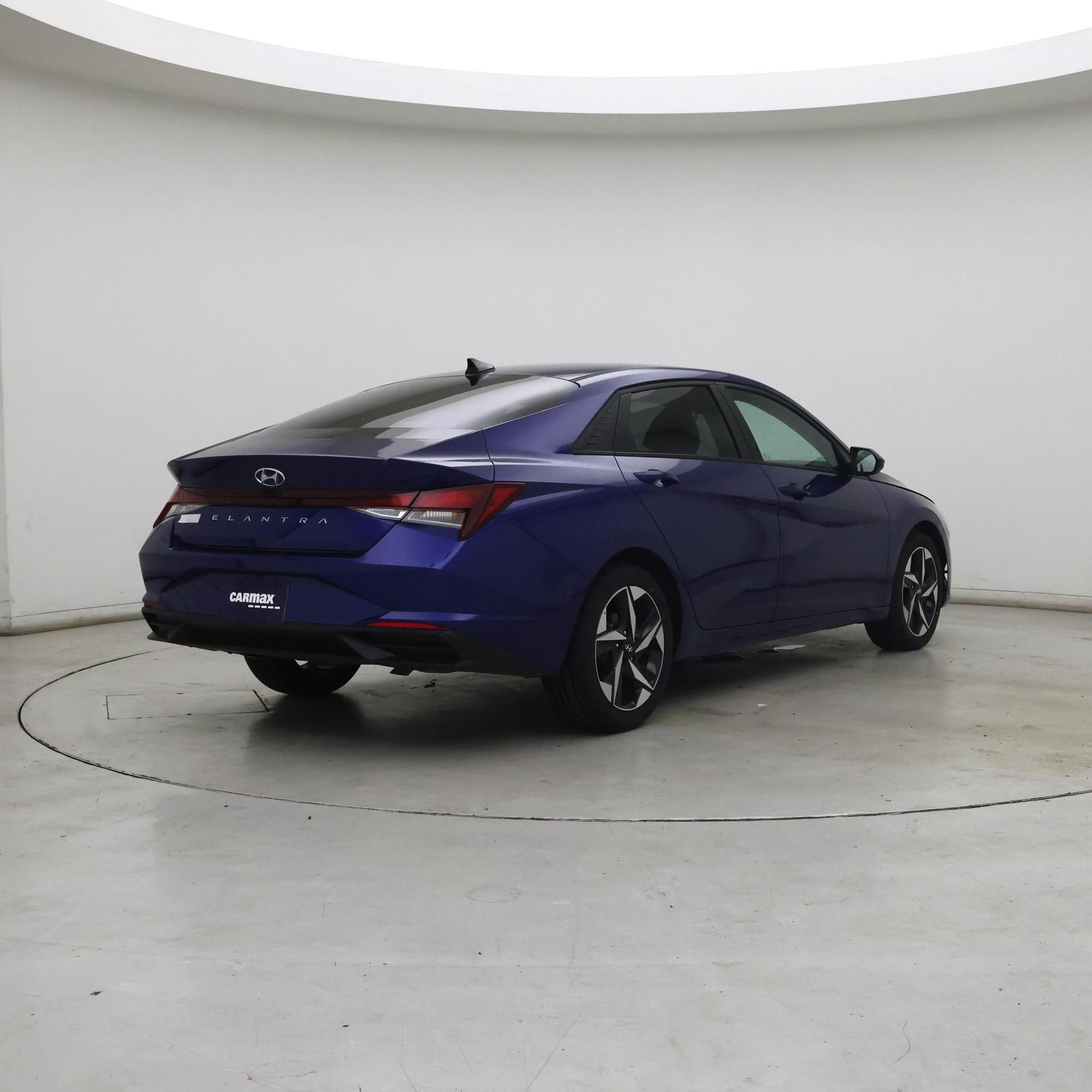 Thumbnail: 2023 Hyundai Elantra - 8