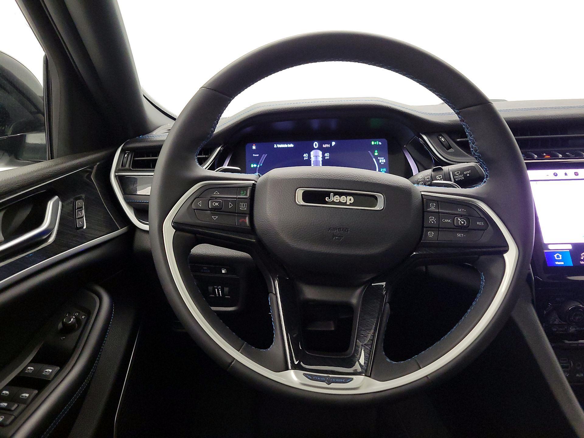 Thumbnail: 2023 Jeep Grand Cherokee - 10