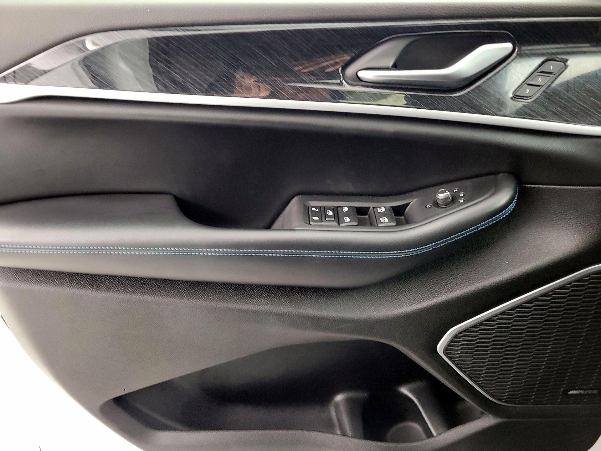 Thumbnail: 2023 Jeep Grand Cherokee - 12