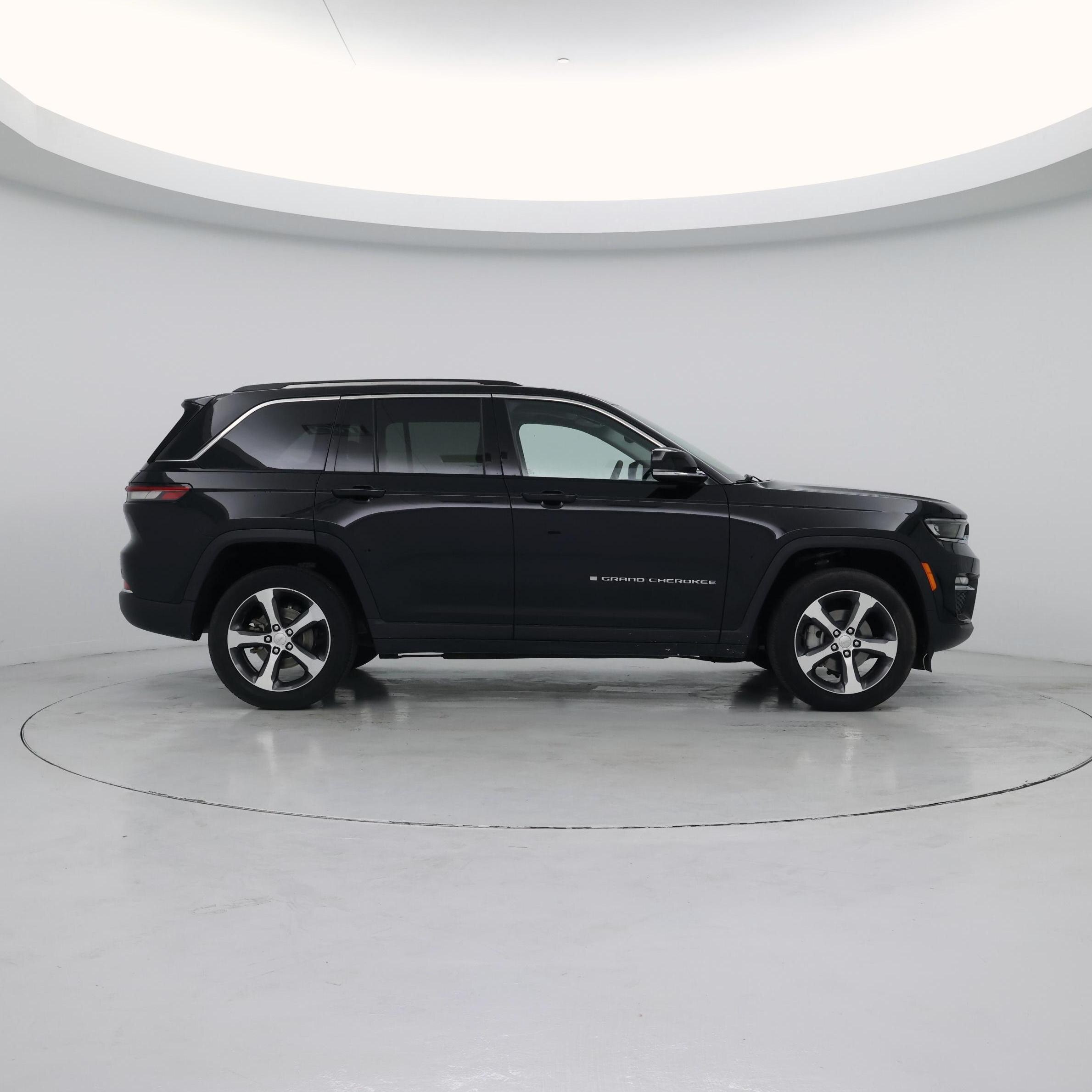 Thumbnail: 2023 Jeep Grand Cherokee - 7