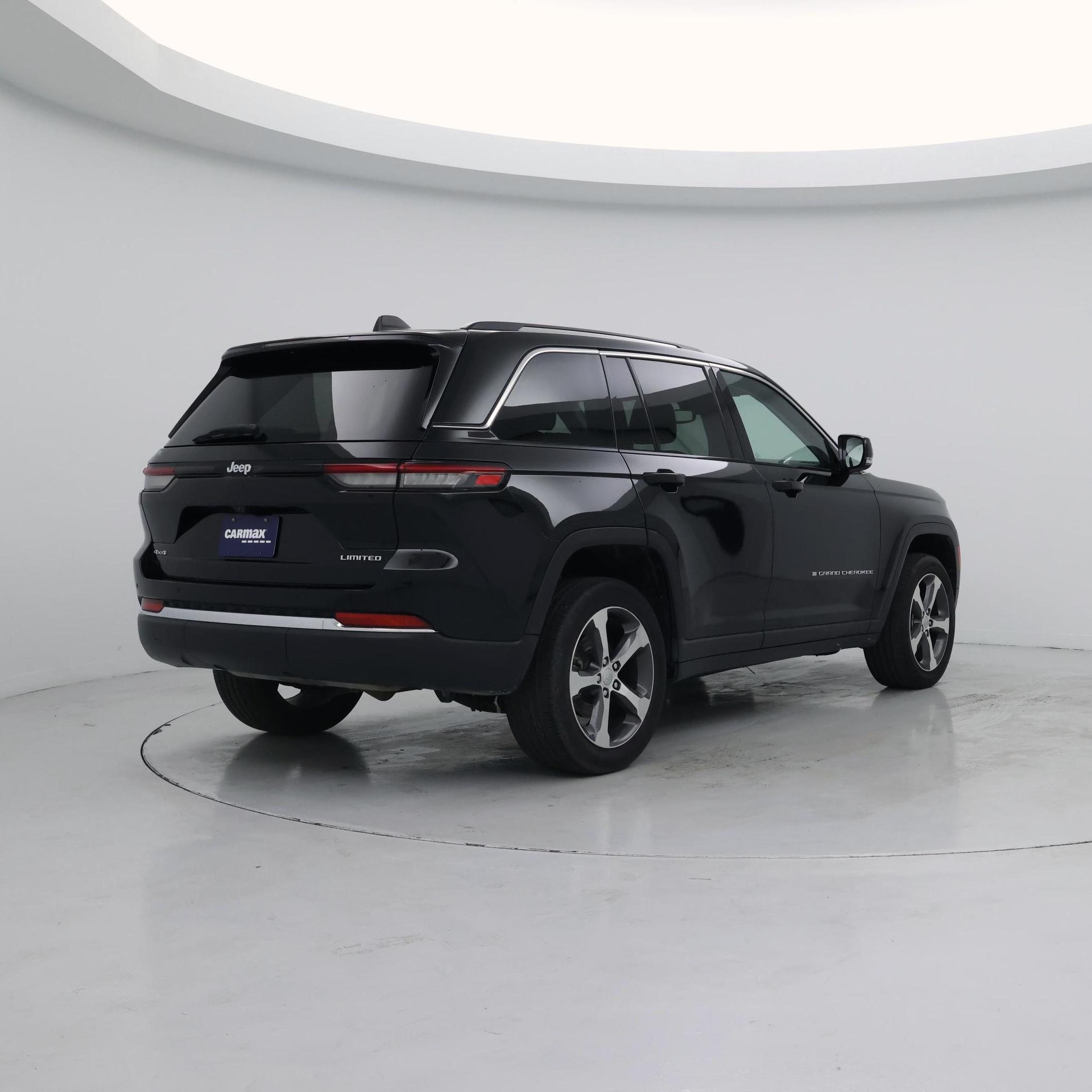 Thumbnail: 2023 Jeep Grand Cherokee - 8