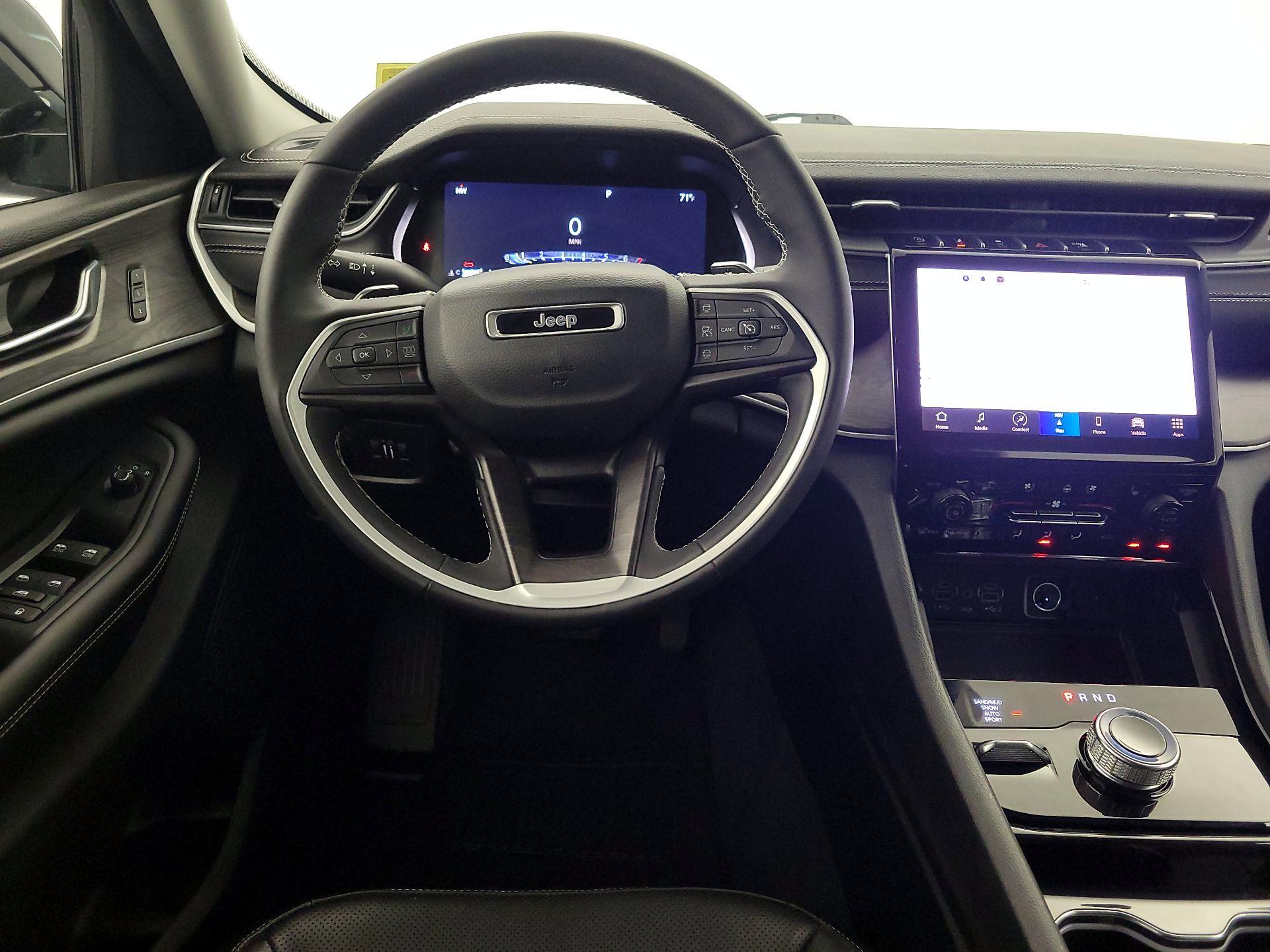 Thumbnail: 2023 Jeep Grand Cherokee - 10