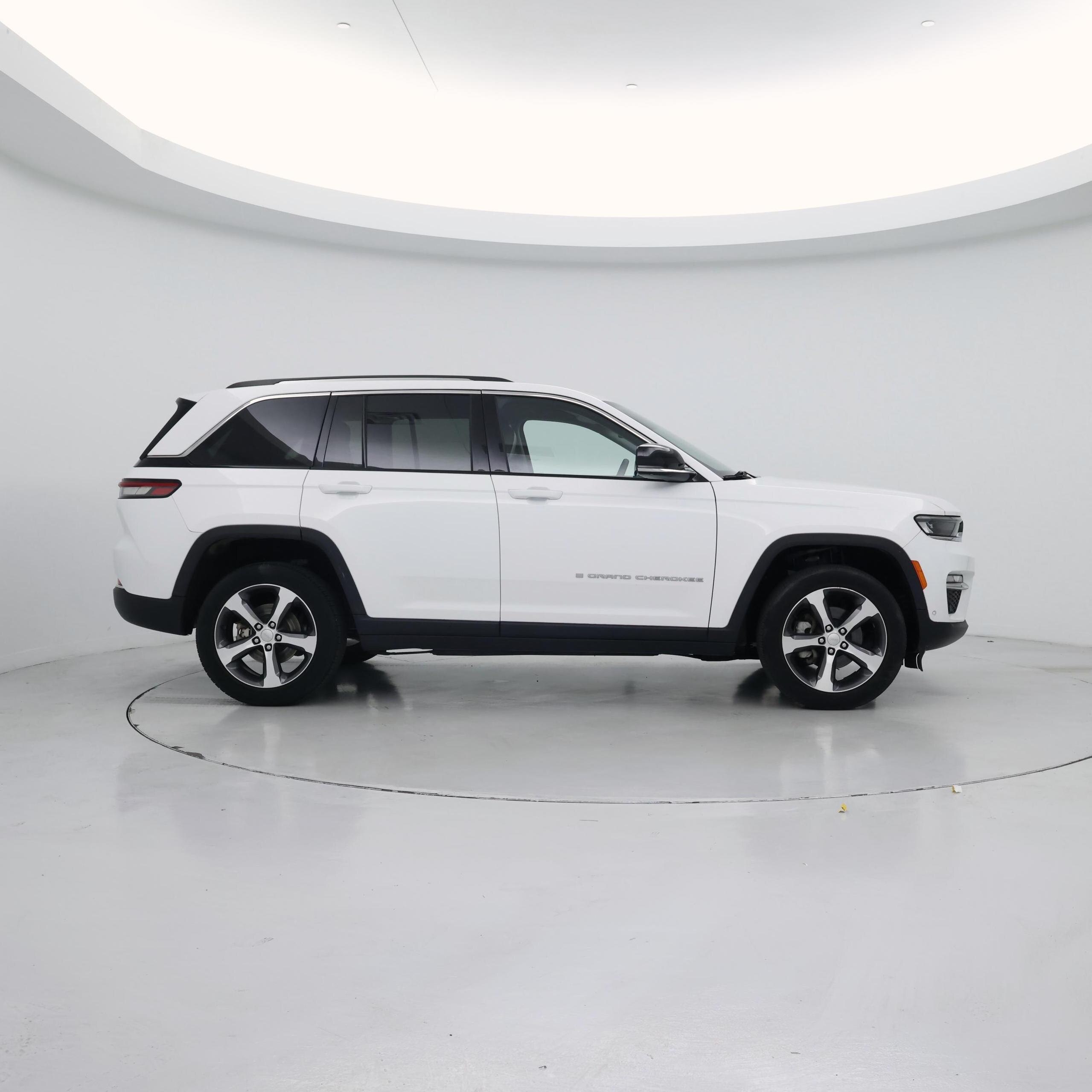 Thumbnail: 2023 Jeep Grand Cherokee - 7