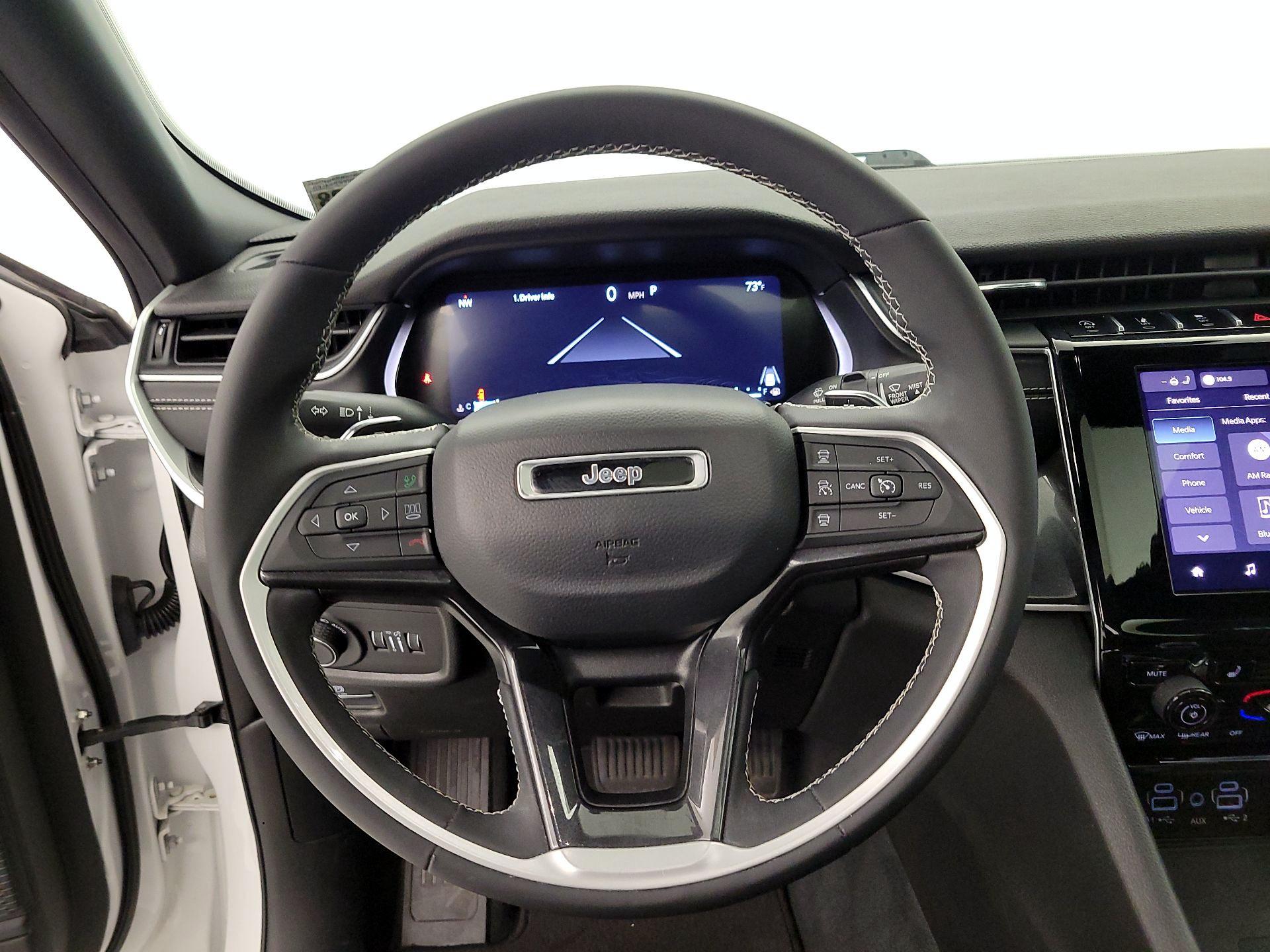 Thumbnail: 2023 Jeep Grand Cherokee - 10