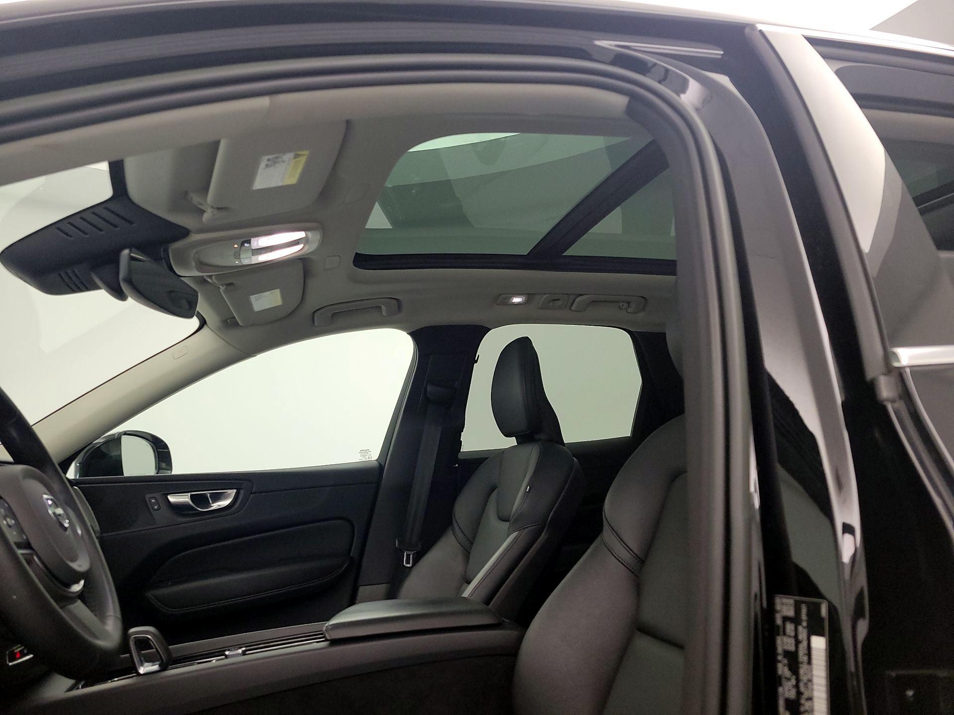 Thumbnail: 2023 Volvo XC60 - 19