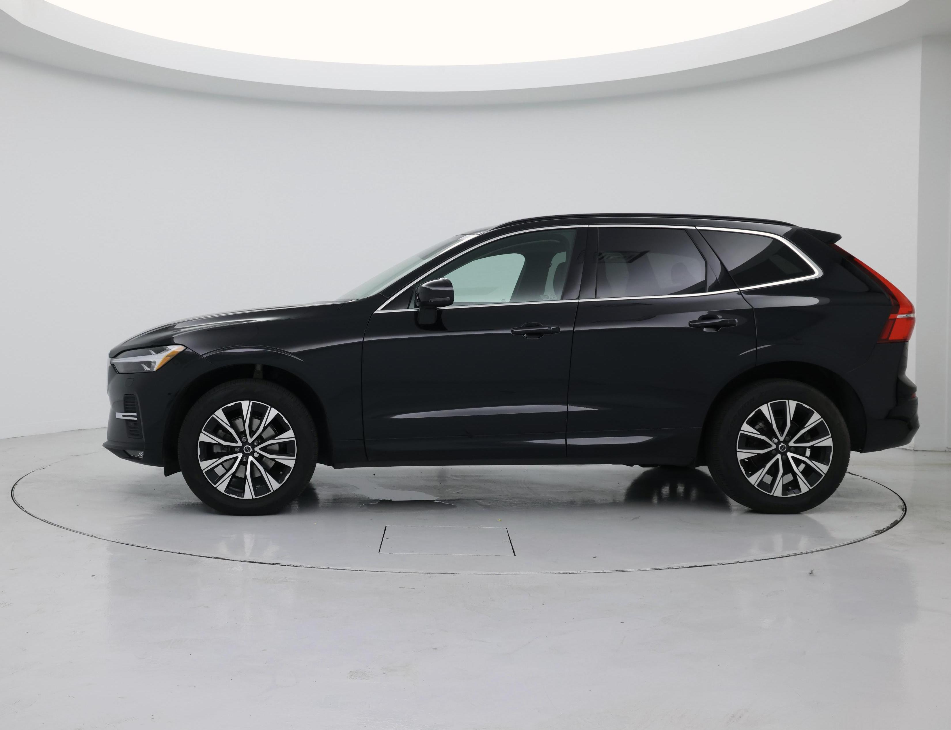 Thumbnail: 2023 Volvo XC60 - 3