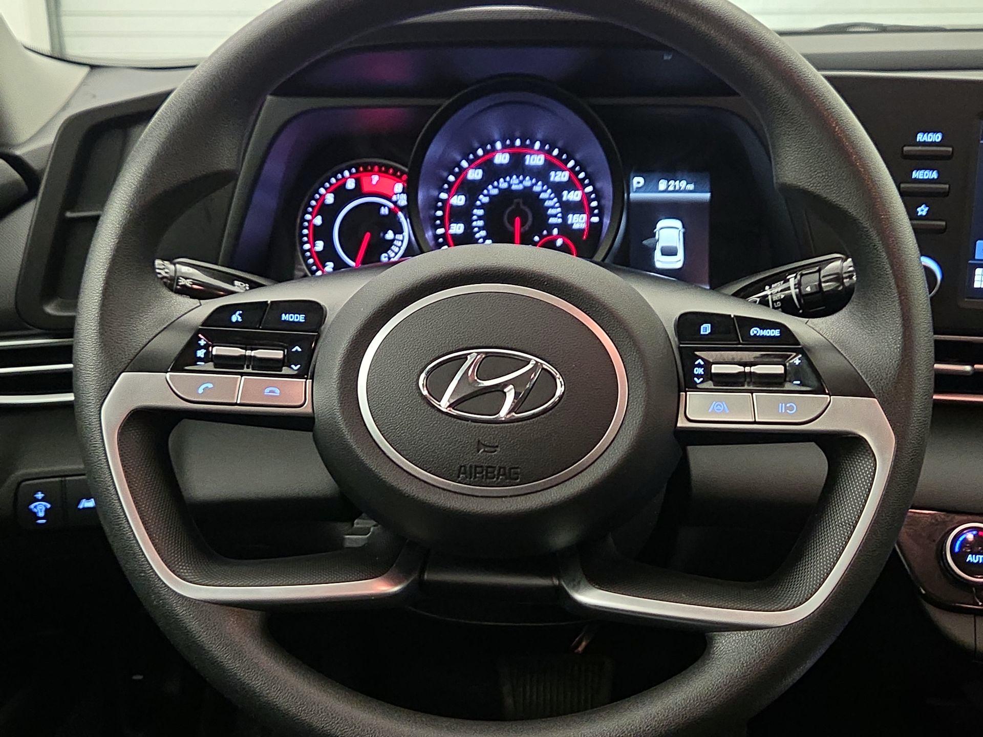 Thumbnail: 2023 Hyundai Elantra - 10