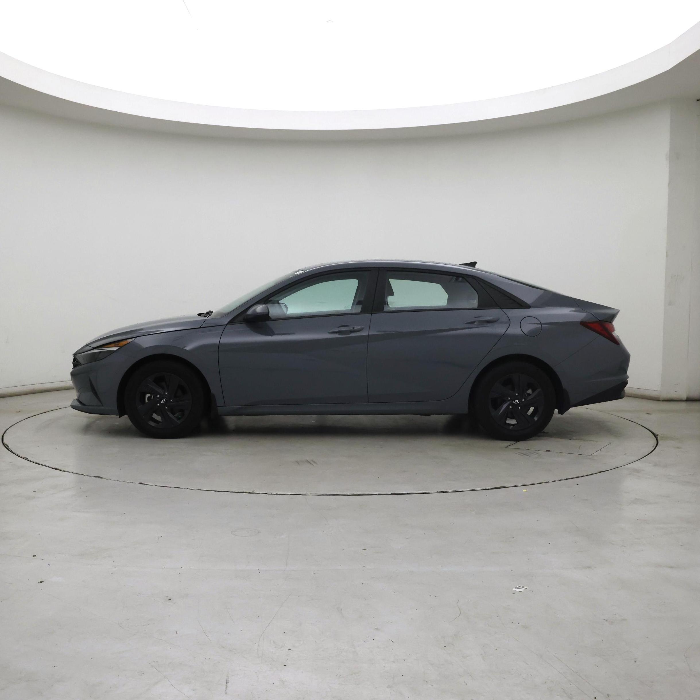 Thumbnail: 2023 Hyundai Elantra - 3